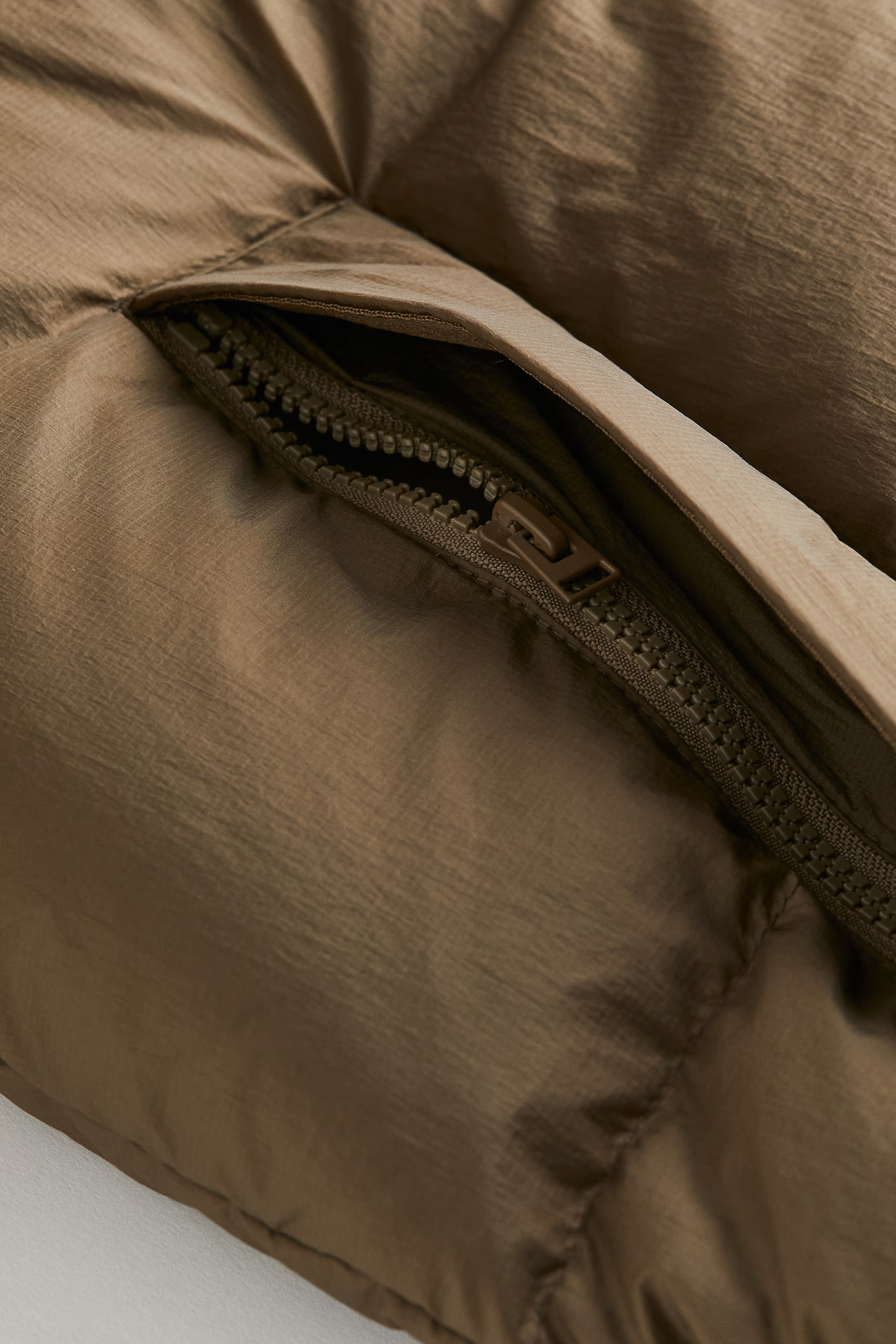 Oversized down puffer jacket | H&M (UK, MY, IN, SG, PH, TW, HK)