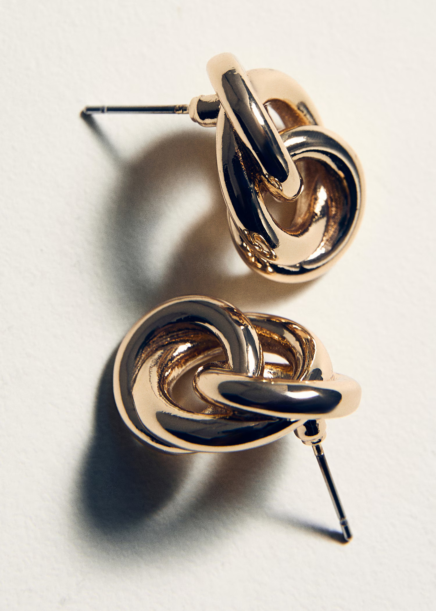 Intertwined hoop earrings | Mango (US/MX/AU)