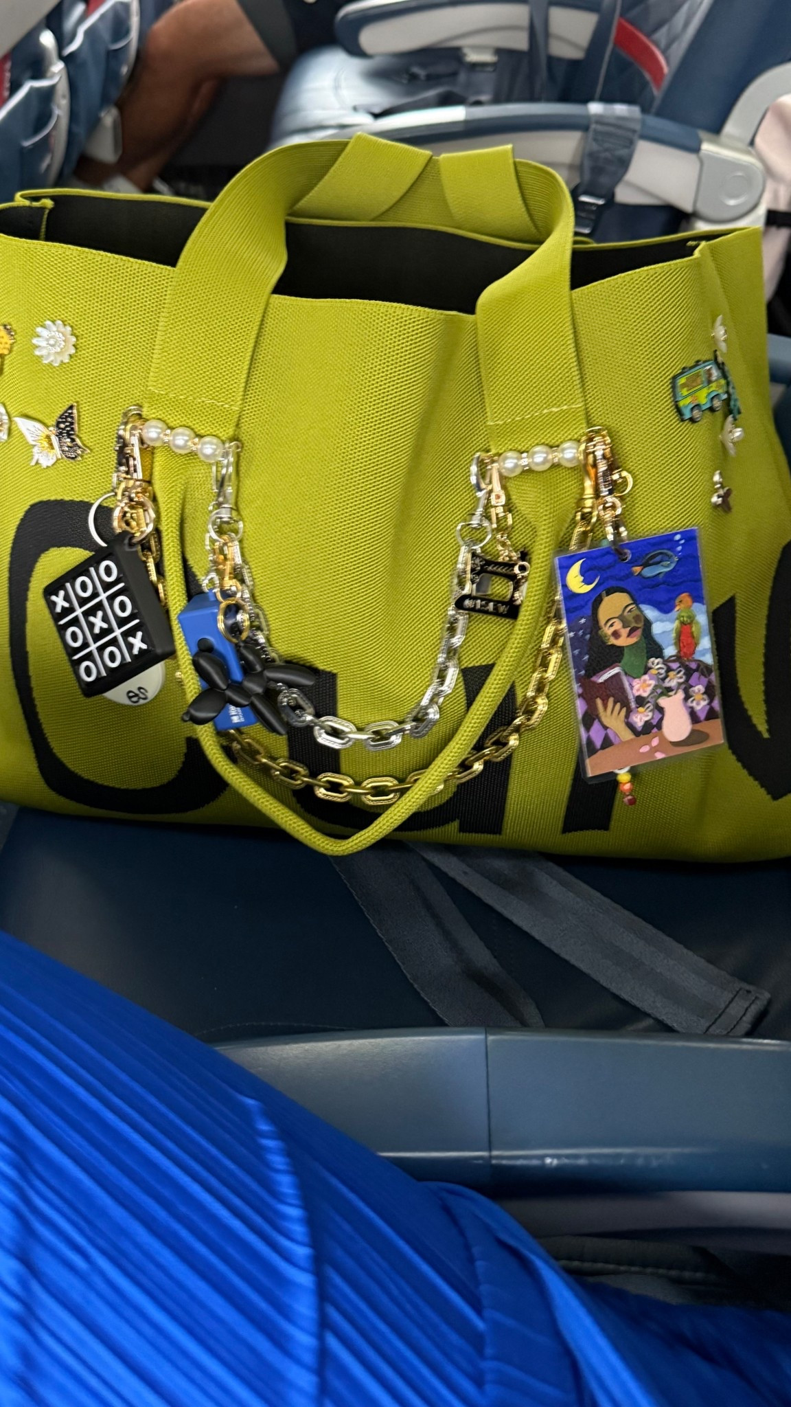 Decorating my tote bag has become one of my new favorite hobbies. And my partner has been 3D printing the cutest bag charms for me like this tic tac toe game  