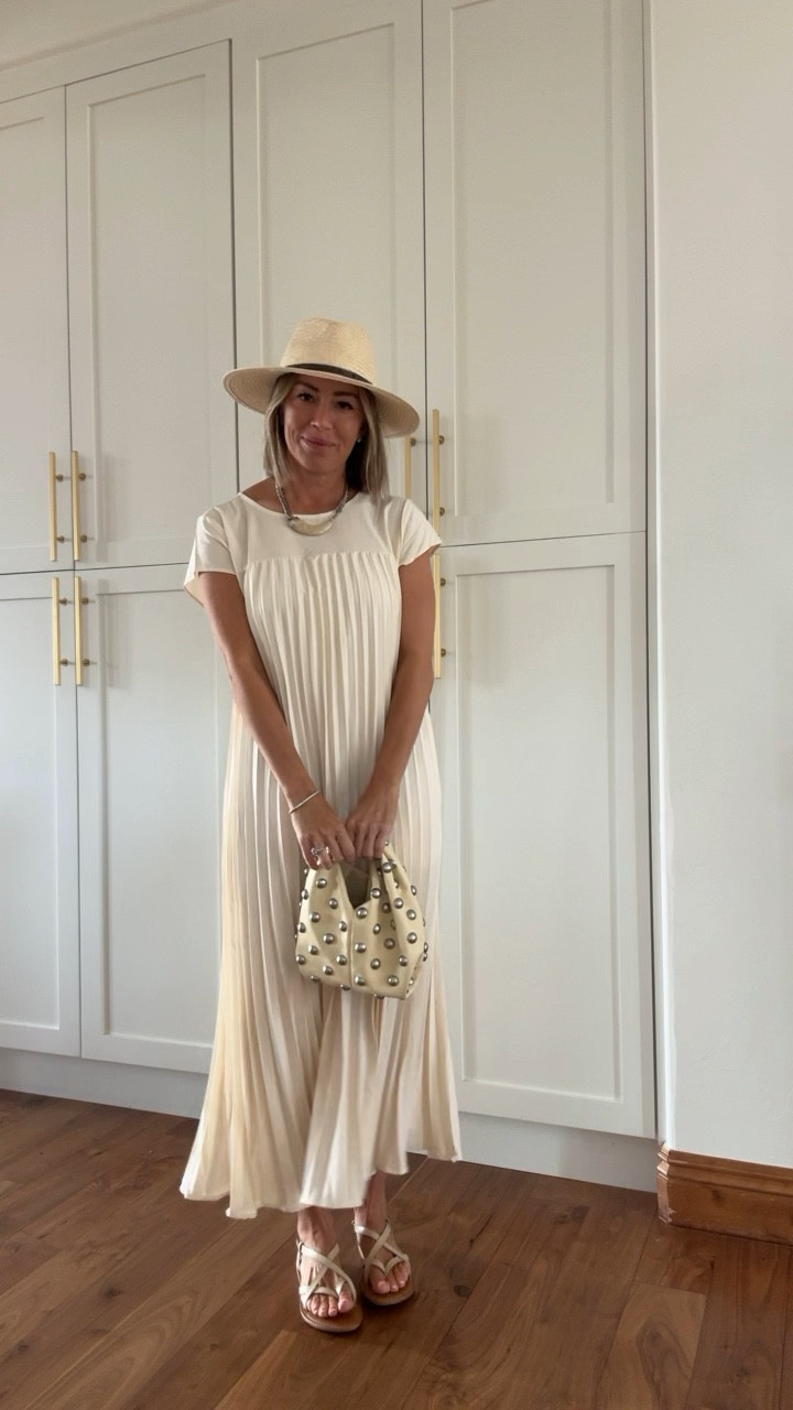 Amazon Dress size S
Amazon sandals size S
Zara horn necklace 

#LTKOver40 #LTKFindsUnder50 #LTKFindsUnder100