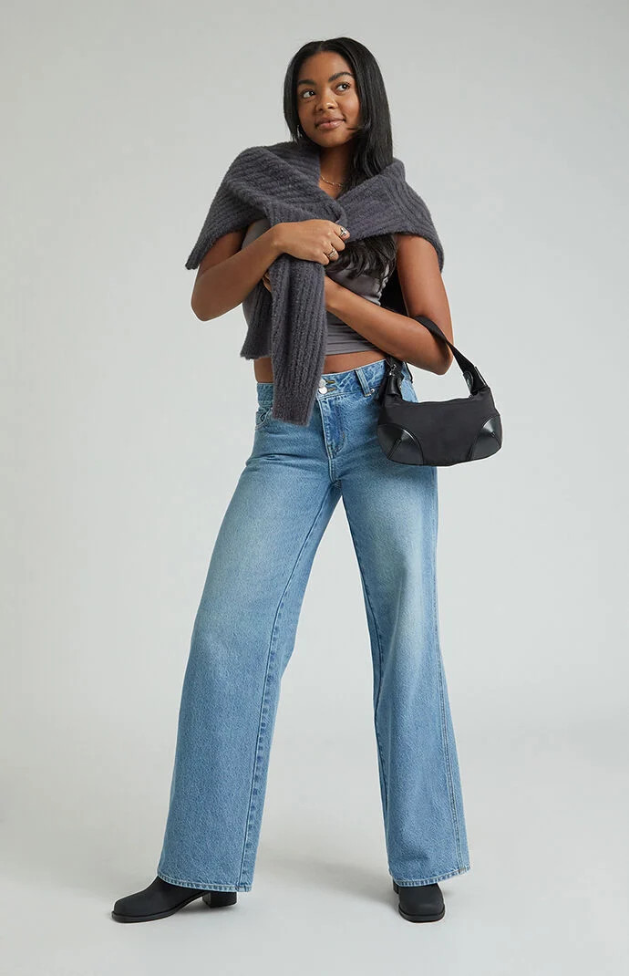 Women's Medium Indigo Double Button Low Rise Baggy Jeans - Size 32 | PacSun