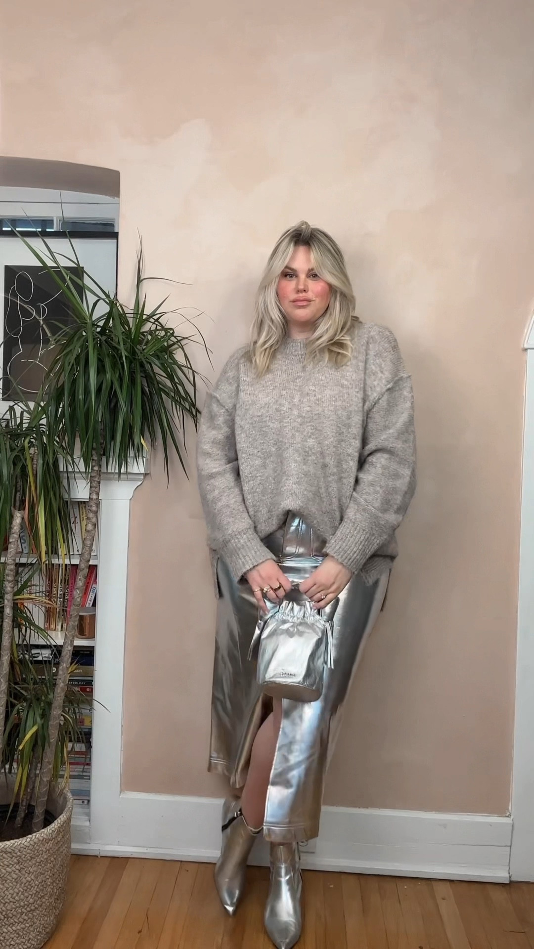 day 9/12 | 12 days of holiday outfits🩶

#LTKHoliday #LTKplussize #LTKmidsize