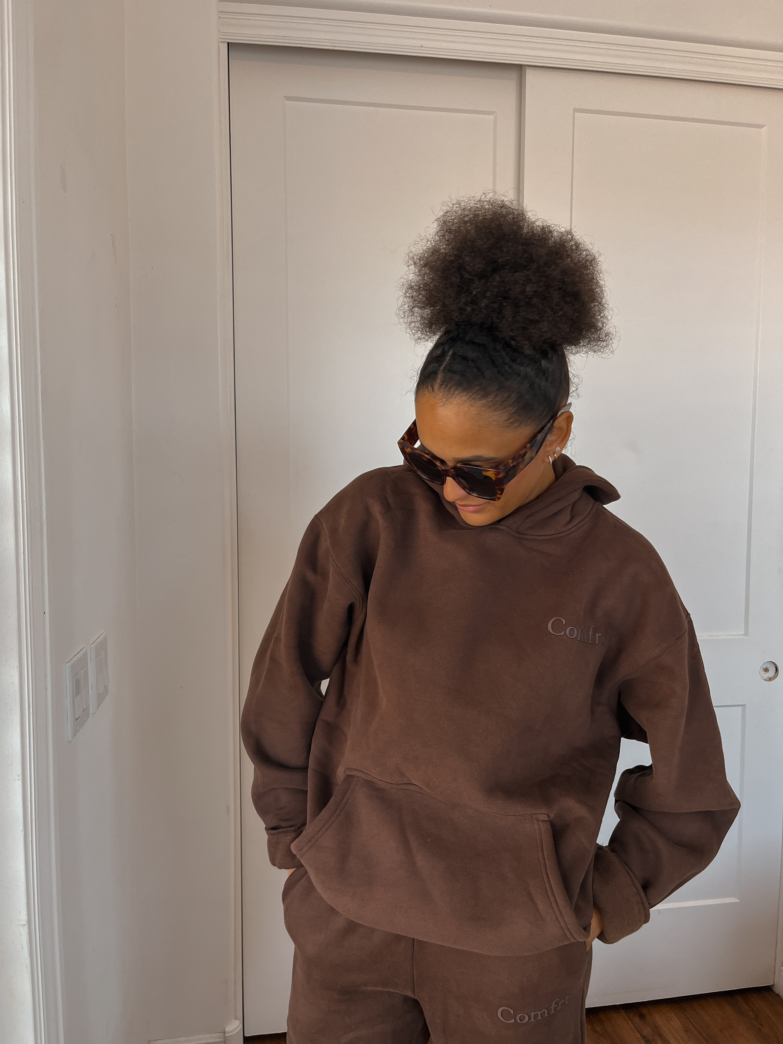 The perfect oversized and slightly weighted sweat set for the fall!! Im wearing a small in top and bottom & am 5'4"!! 


#LTKStyleTip #LTKSeasonal #LTKFindsUnder100