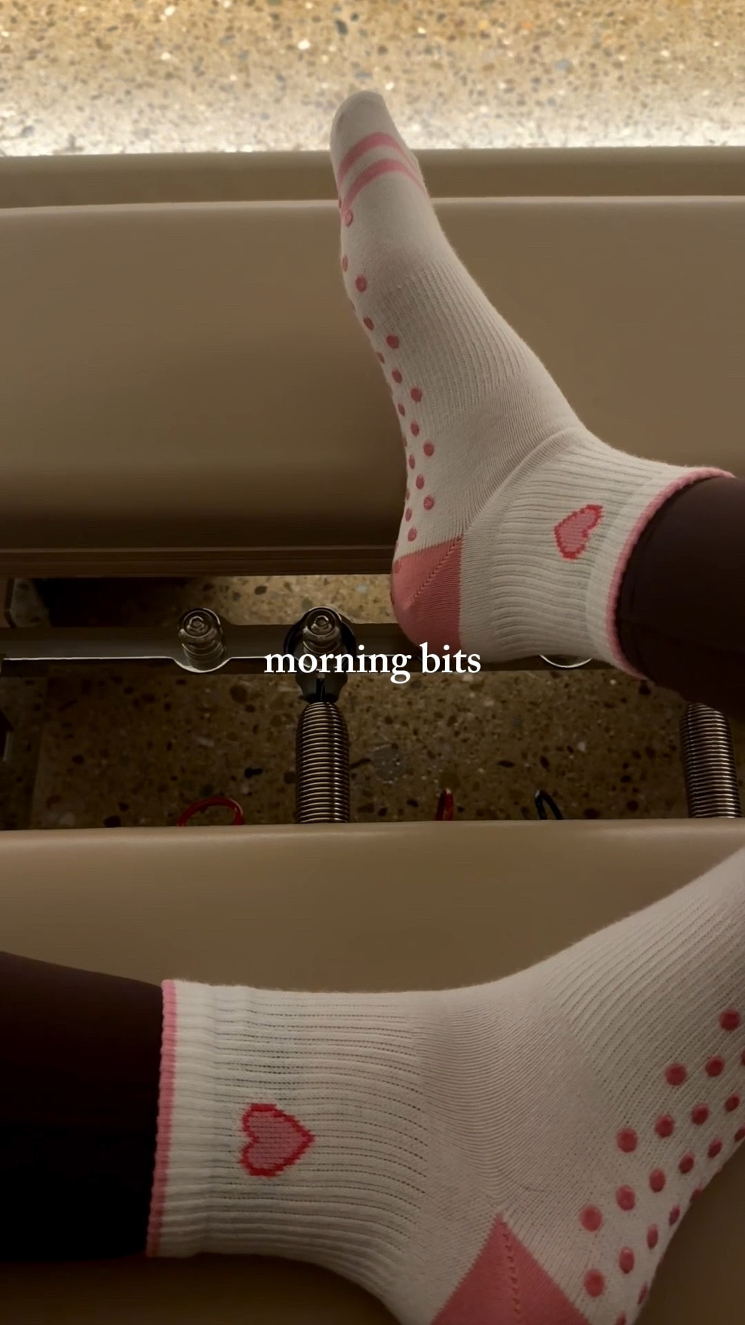 The cutest pilates socks


#LTKdayinmylife #LTKFindsUnder50 #LTKActive