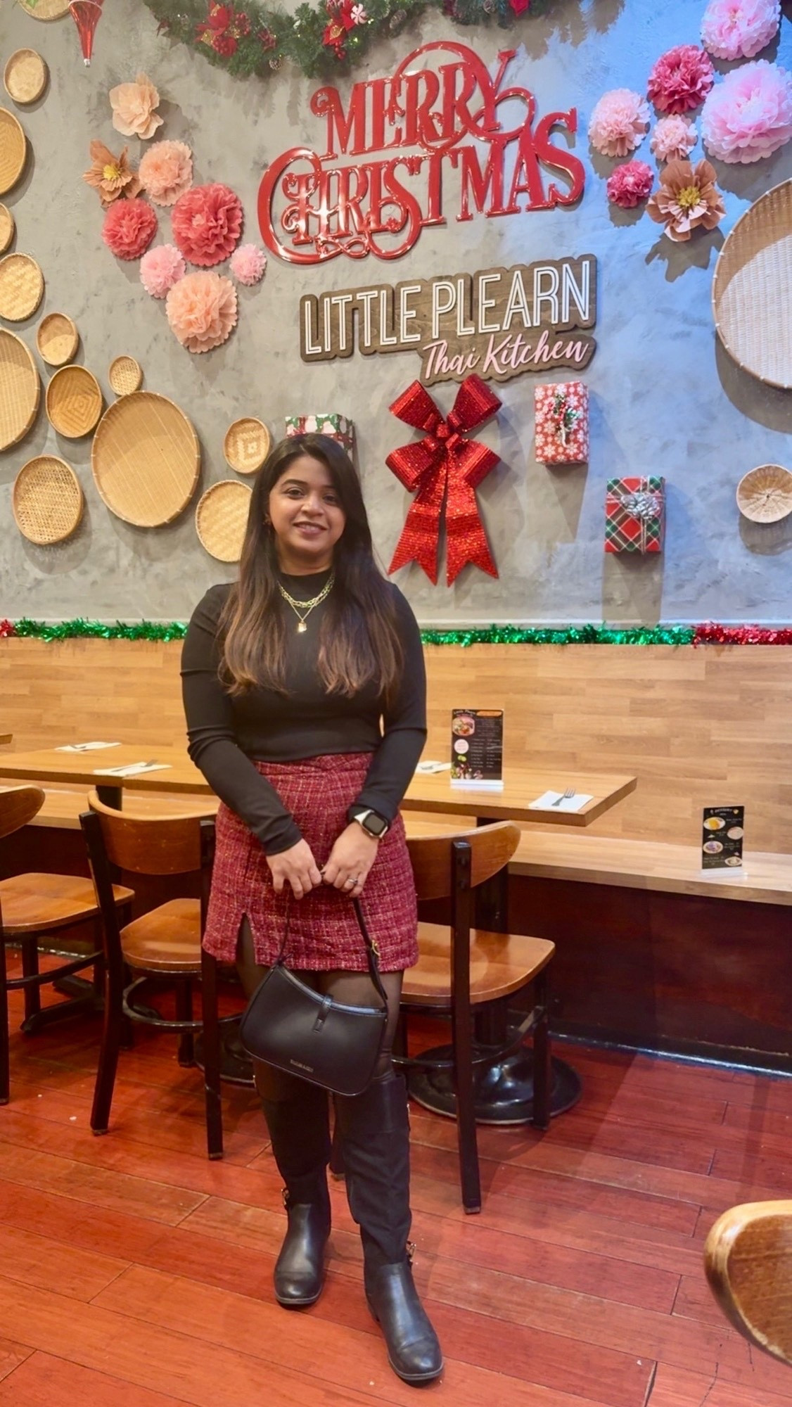 Holiday outfit inspo ❤️✨
Black fitted top, red tweed skirt, and comfy knee-high boots — classic, cute & perfect for Christmas dinners or winter date nights 🎄
Everything is linked for you on LTK! 

#LTKHoliday #LTKCyberWeek #LTKGiftGuide