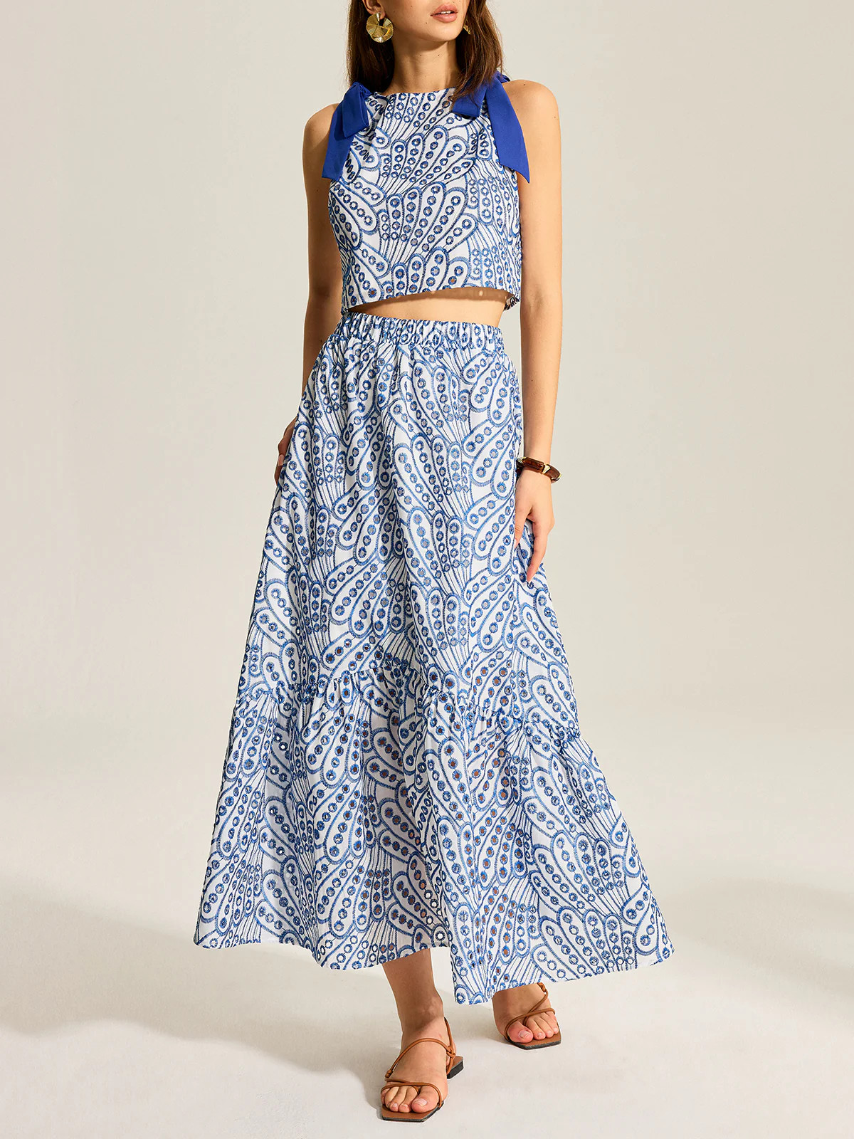 Sleeveless Contrast-Trim Top And Elastic-Waist Maxi Skirt Set | Commense