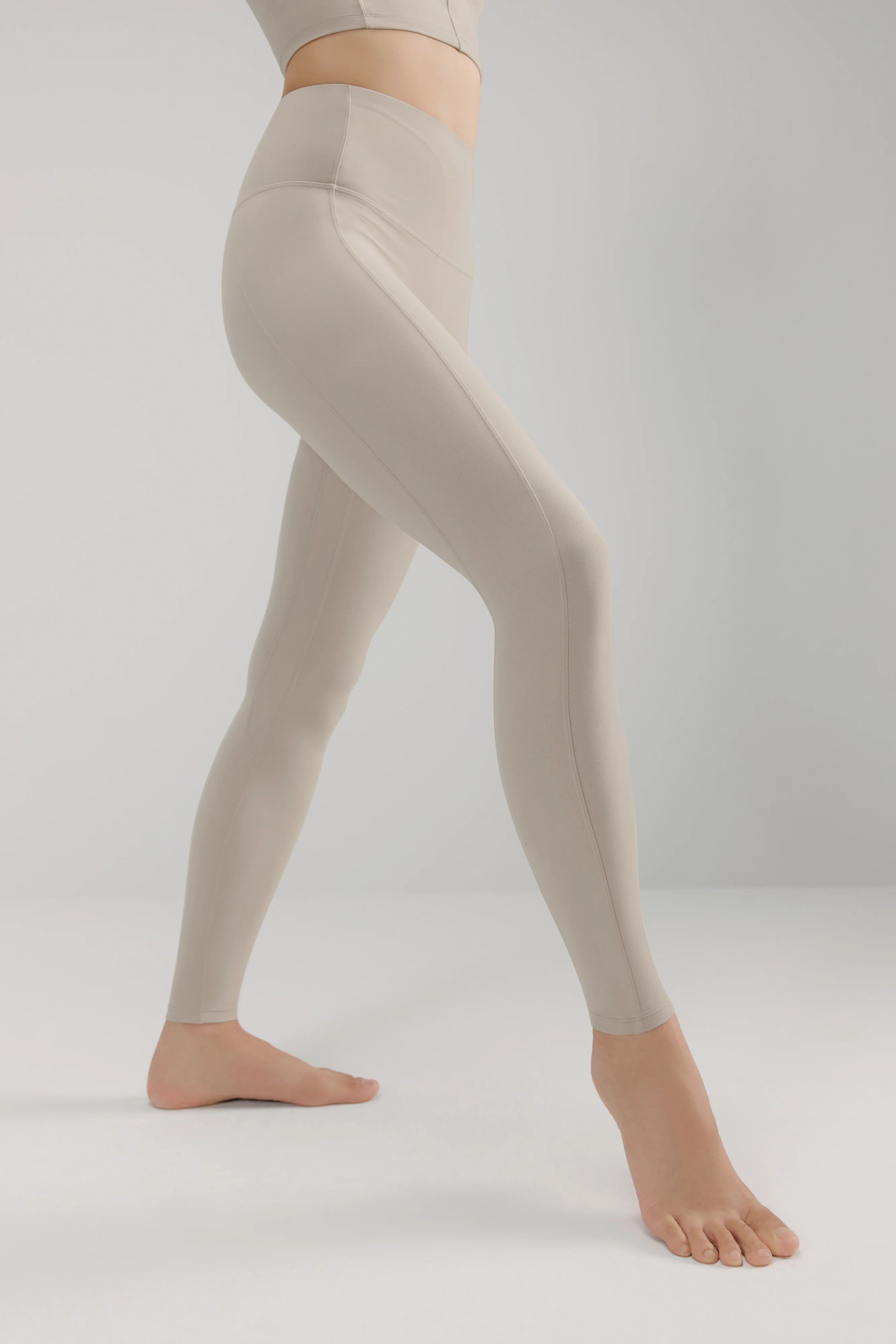 Mousse Light Support High Waist Leggings | NEIWAI