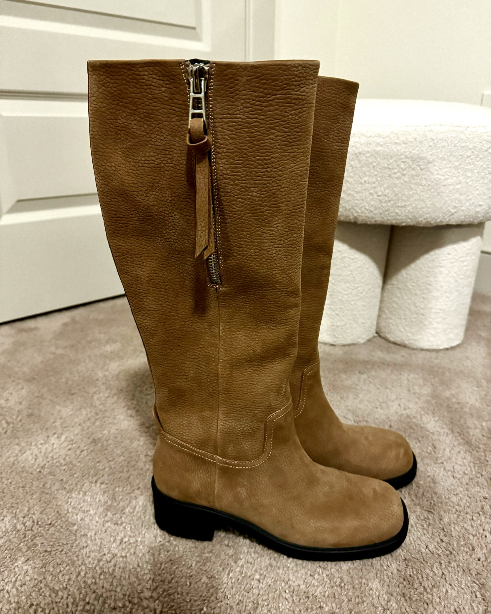NEW Aerosoles MORISSON Knee high boots 👢 Not narrow, and is thick calf friendly! You have to pull on the boot, so I would advise going a half size up. 

#LTKStyleTip #LTKSeasonal #LTKShoeCrush