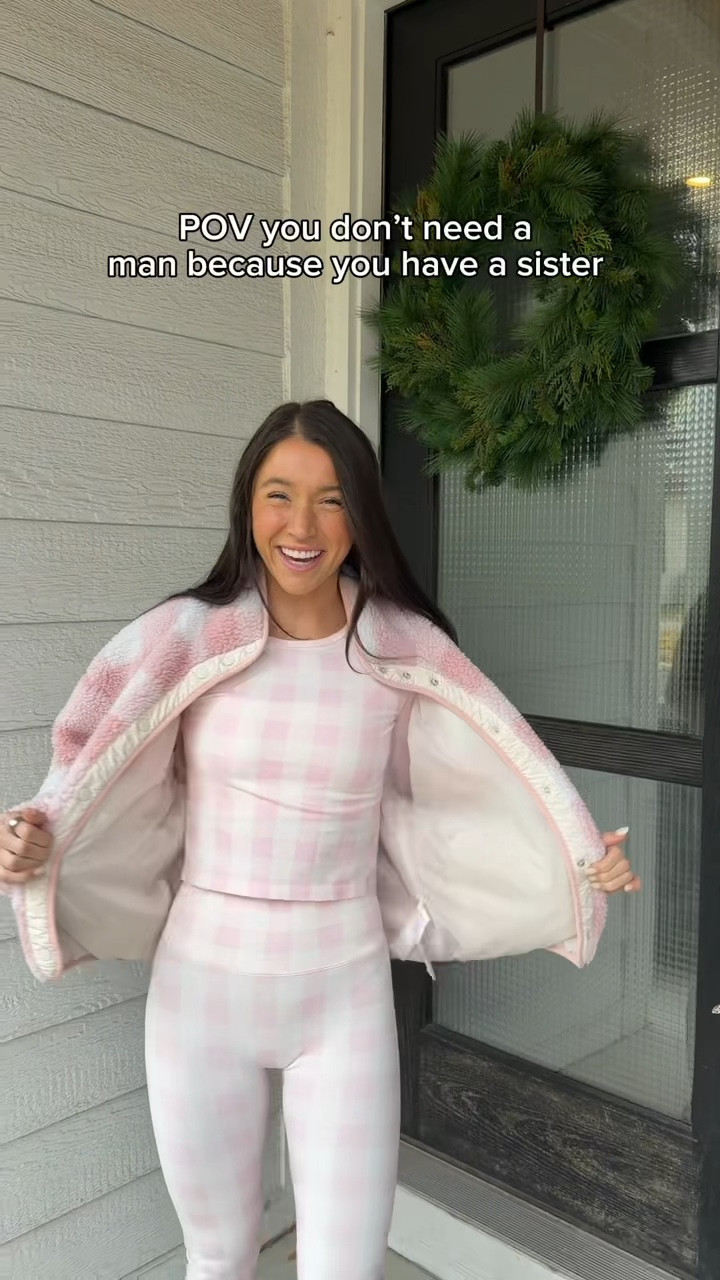 No man will ever compare to a ✨sister✨ (or to our fits from @fabletics) #fableticspartner 

#LTKHoliday #LTKStyleTip #LTKActive