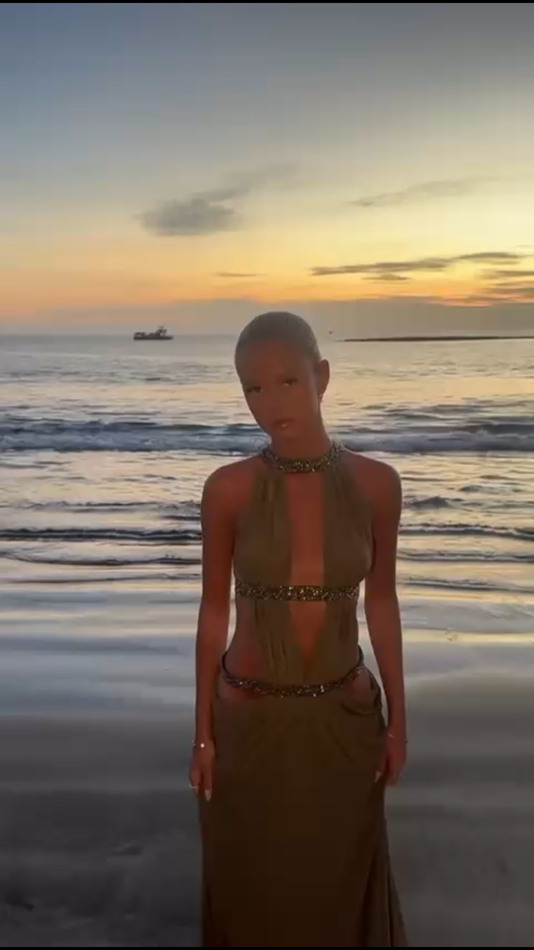 i love backless dresses🖤


Jaded London, Khaki, Holiday Evening outfits

#LTKpartywear #LTKdresses