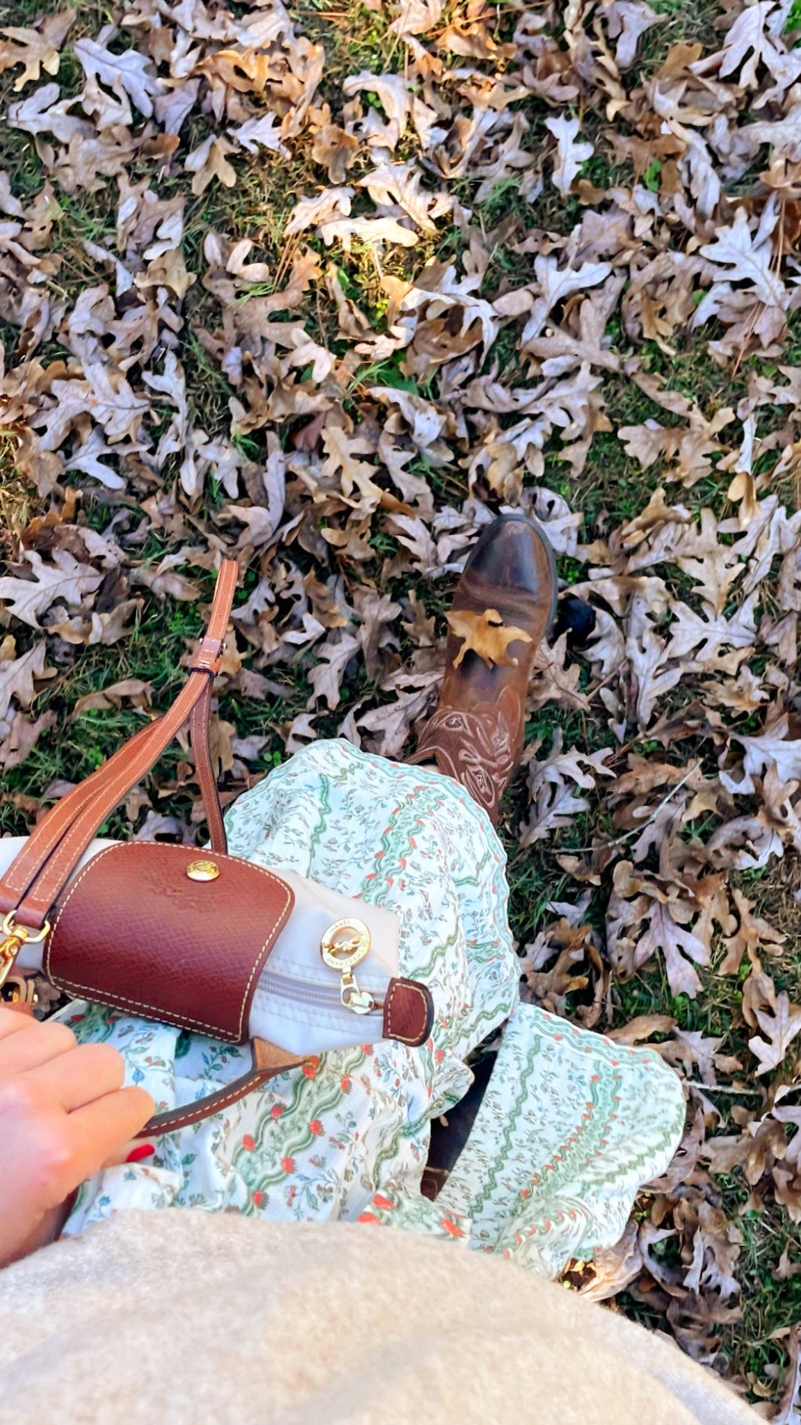 Turkey day OOTD 🍂🍁🦃🍗🍂 Sizing:

• Poncho: S/M, I’m 5’9” for reference!
• Dress: Size XS, runs TTS

#LTKootd #LTKTall #LTKU