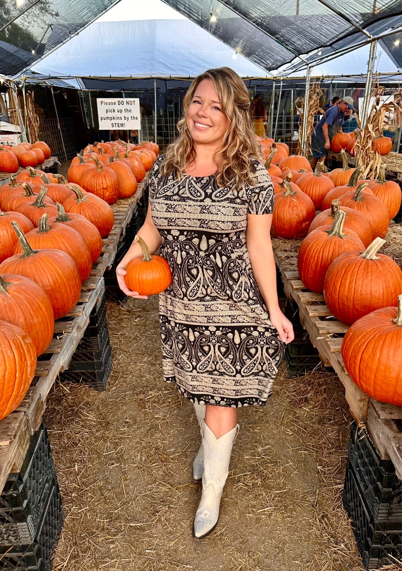  Fall ain’t over! I’m obsessed with how soft and cute this dress is. Get yourself some cute boots and fall dresses.

#fall #boots

#LTKSeasonal