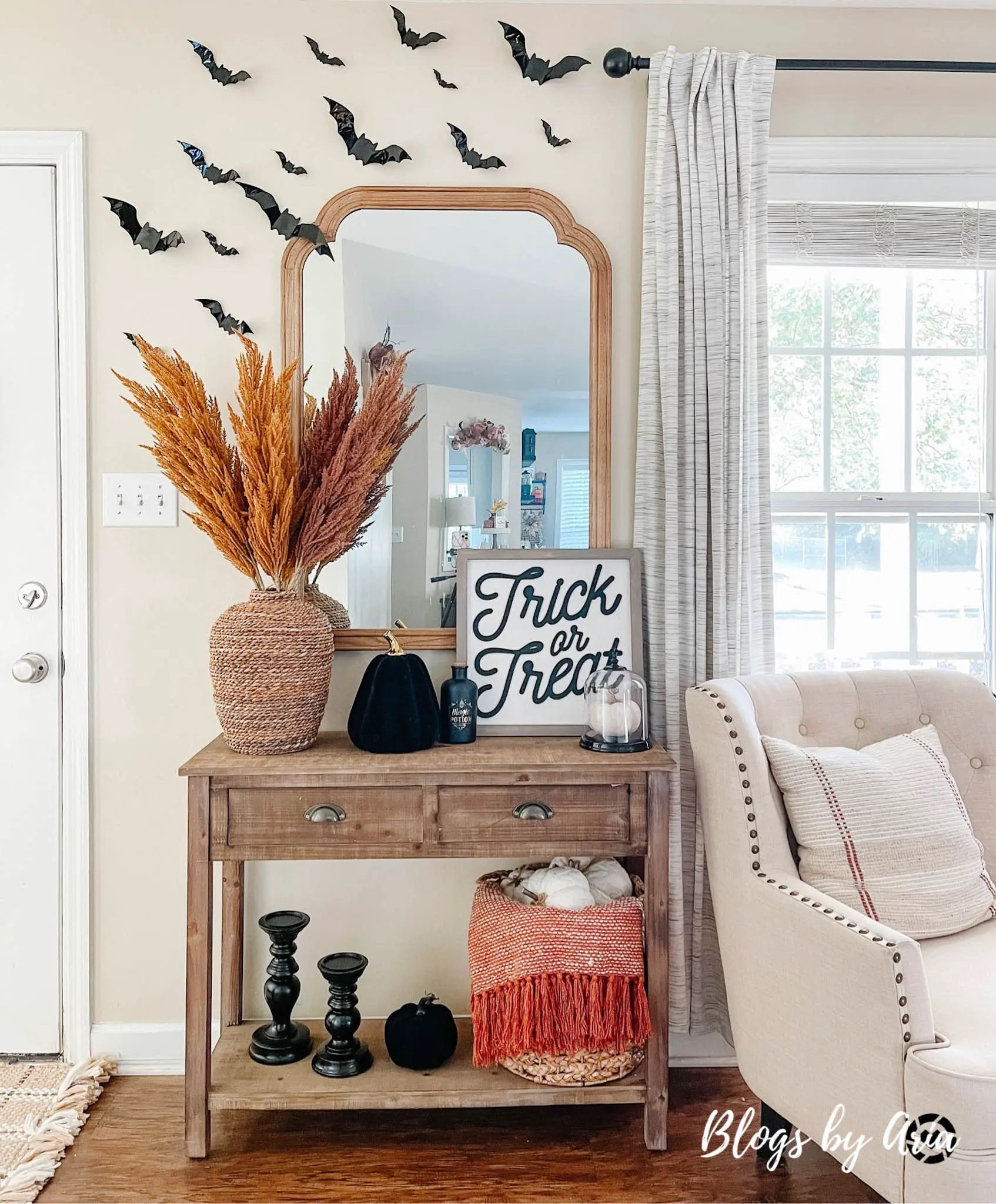 Halloween entryway table decor, fall decor, entryway styling, Halloween decor 

#LTKSeasonal #LTKhome