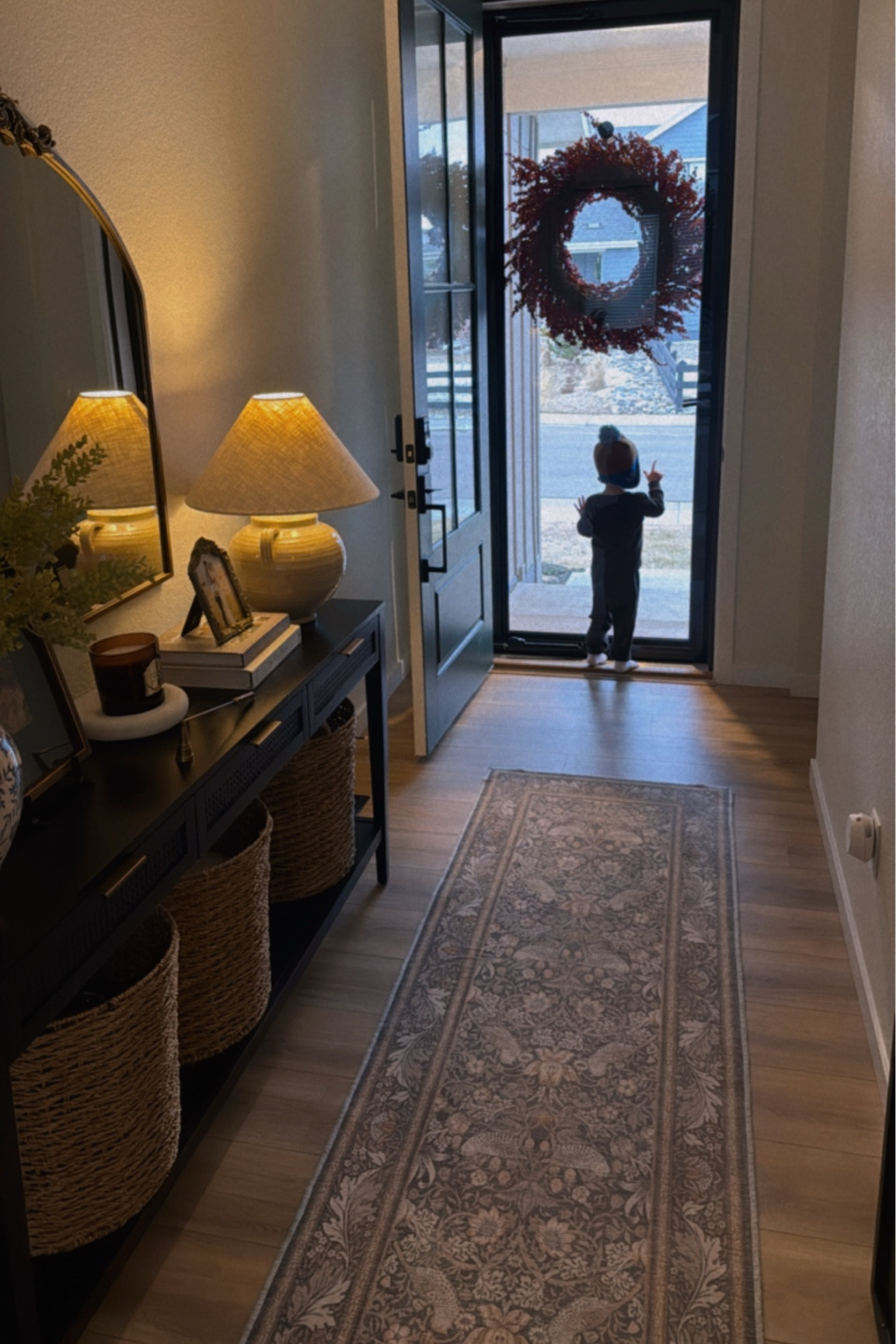 Cozy entryway before the cold weekend ❄️ 

#LTKStyleTip #LTKSeasonal #LTKHome