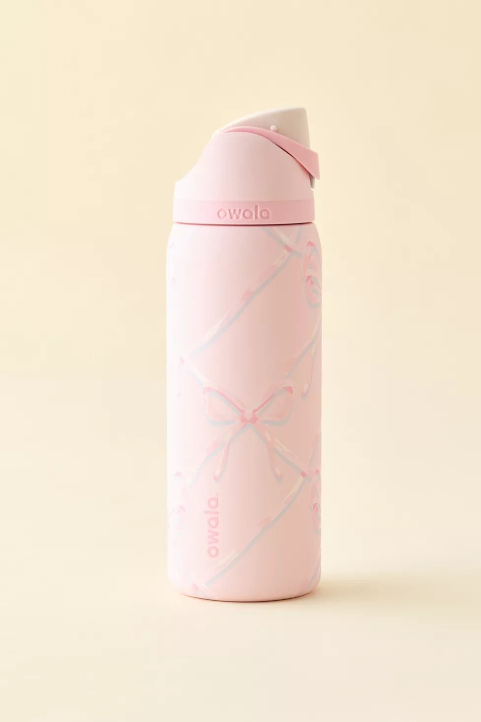 Owala FreeSip 32 oz Water Bottle | Urban Outfitters (US and RoW)