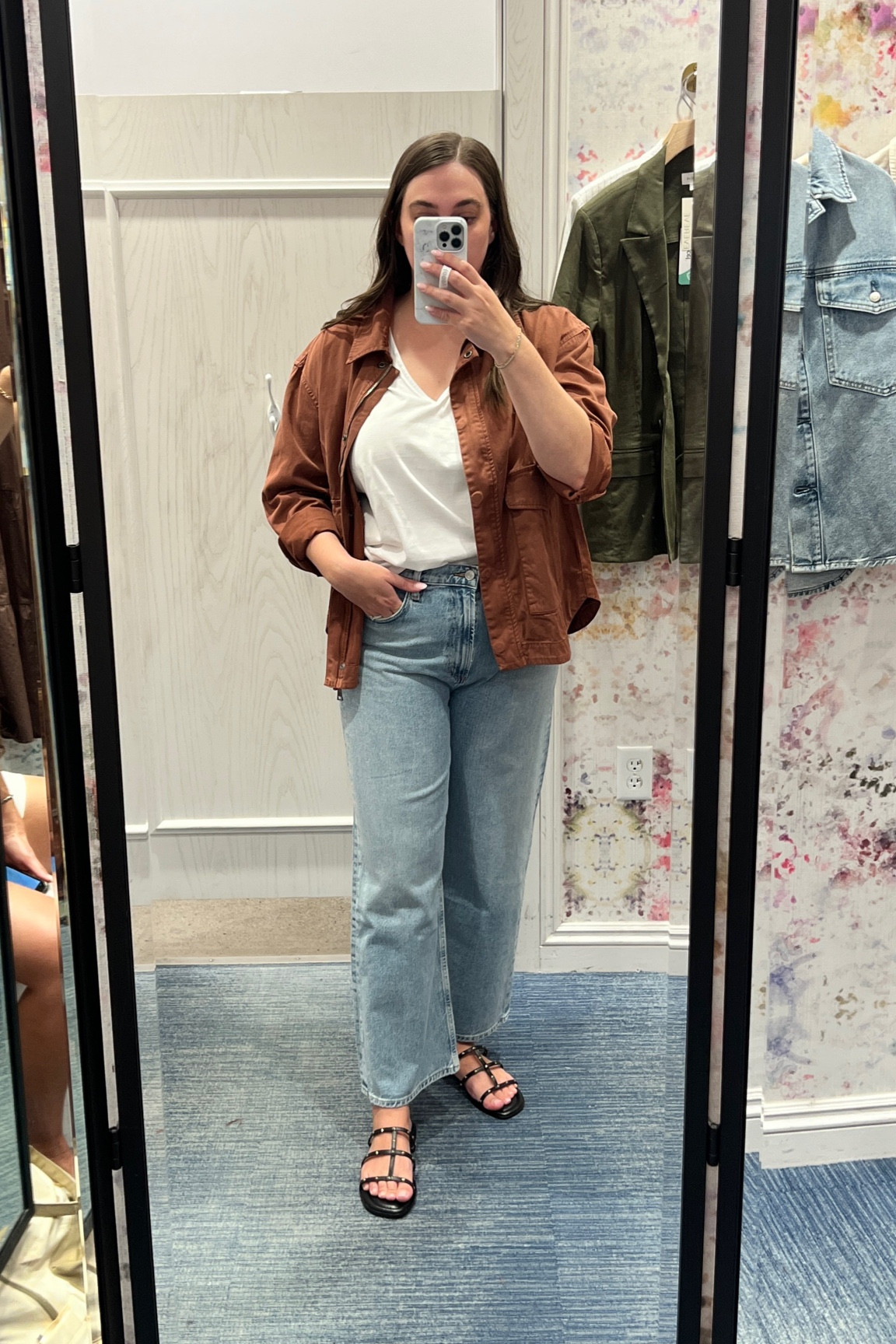 One of my favorite outfits from my shopping trip with a personal stylist. I’m such a jeans and T-shirt girl but we elevated the basics and paired it with this gorgeous jacket that I never would have grabbed on my own!




#LTKMidsize #LTKStyleTip #LTKSeasonal