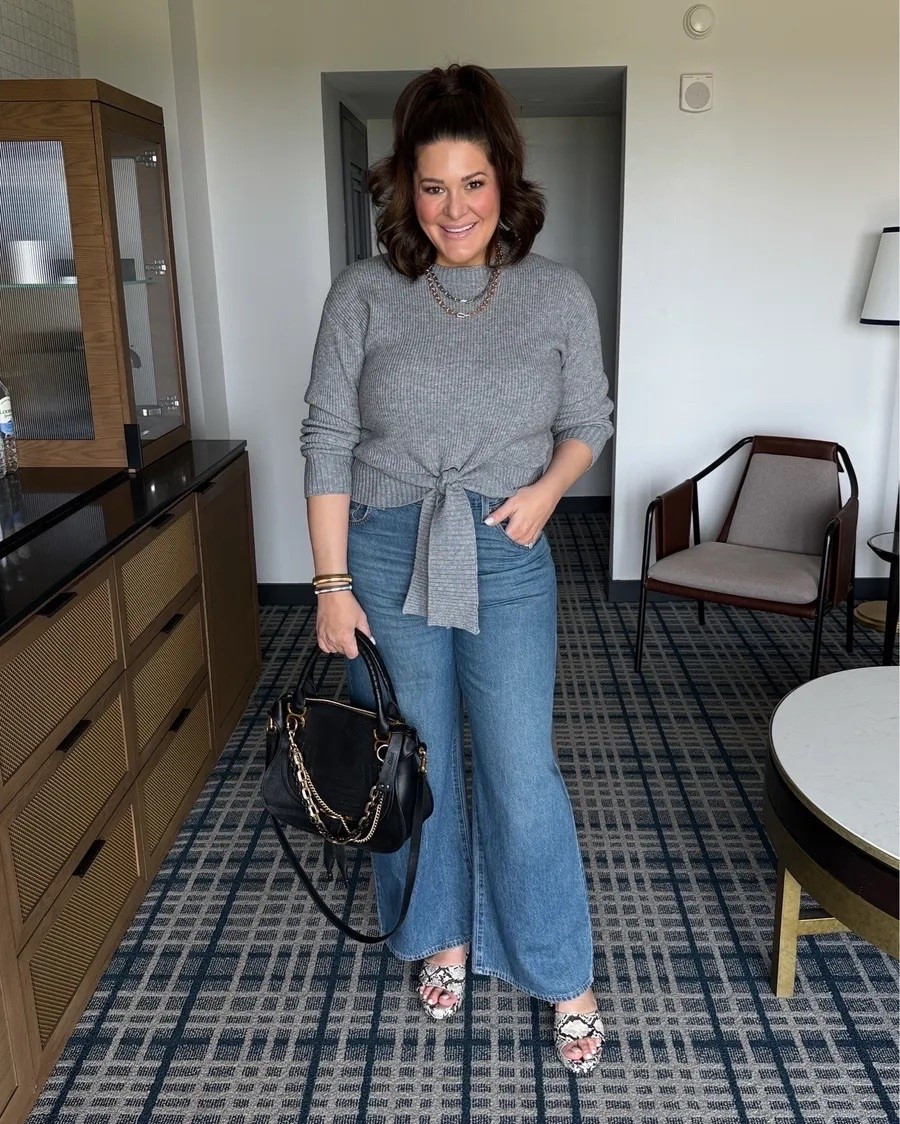 Jeans: 32 Sweater: Large These wide leg jeans have an ADJUSTABLE WAIST so you can actually customize the fit — aka no more choosing between jeans that fit your hips or jeans that fit your waist. Paired them with the cutest gray sweater for an easy fall outfit that feels casual, flattering and put together without trying too hard. This whole look is such a good example of why I love elevated basics you can wear a million different ways. If you’ve been searching for flattering wide leg jeans, adjustable waist jeans, midsize denim, curvy jeans or easy fall outfit ideas, these deserve a look.