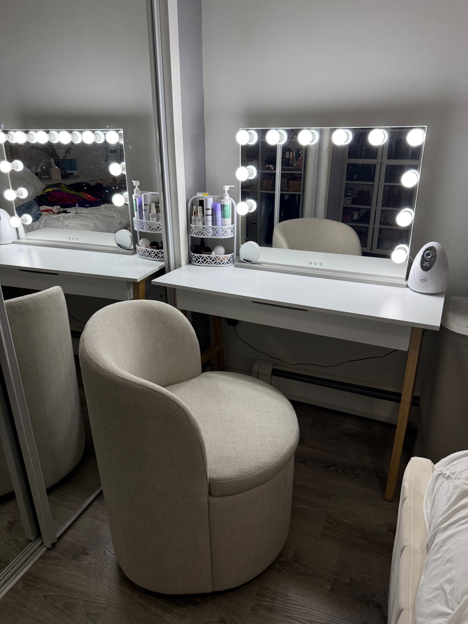 New makeup Vanity from Amazon 

#LTKSaleAlert #LTKStyleTip #LTKHome