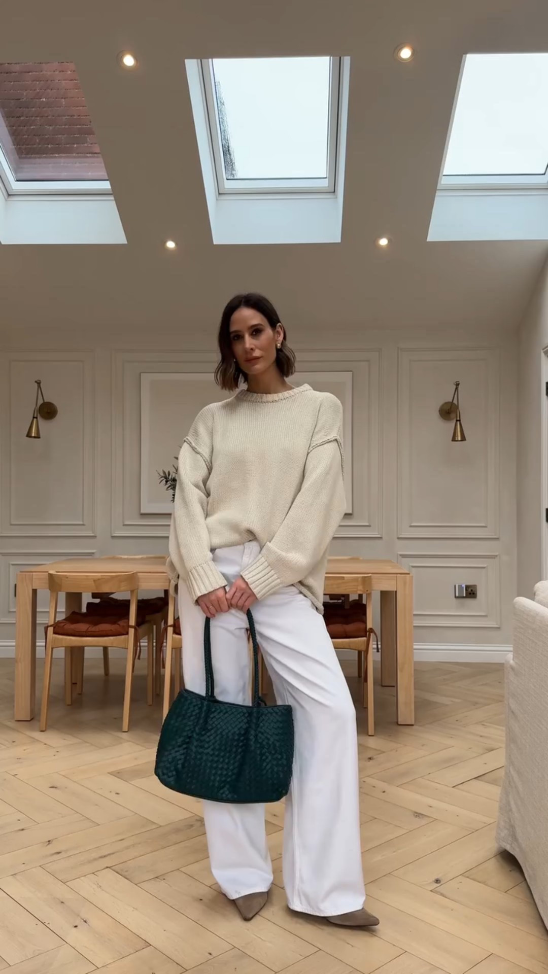 One bag, 3 ways. Styling the new nova tote from @katieloxton #ad what a beauty. 

Absolutely love the colour of this bag, you can add personalisation, bag charms and accessories too, great for gifting ideas 

With a bold colour bag like this I find it easier to keep my outfits in the same colour family.