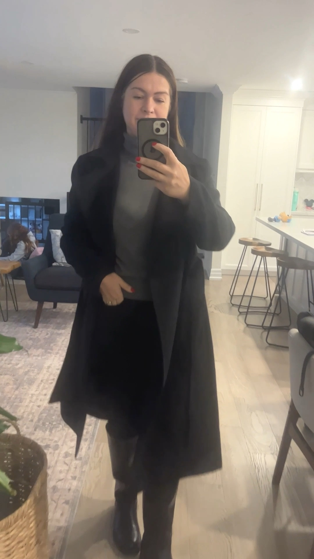 Black & gray combo for a runny day 🖤🩶 skinny jeans are size 8

#LTKjeans #LTKcanada #LTKwinter