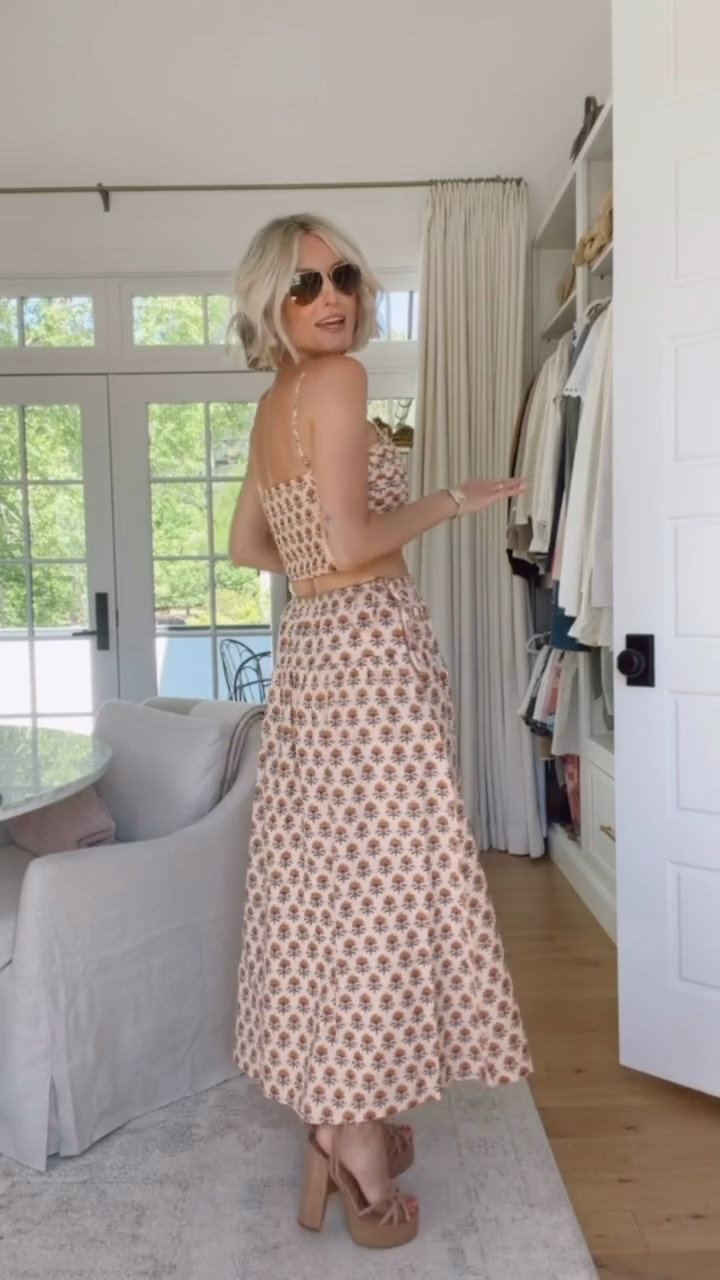 This matching set is perfect for a night out on vacation 😍 I love the print! Wearing XS.

Loverly Grey, Loft, matching set, vacation outfit ideas, spring fashion, spring outfit ideas, beach outfit ideas 

#LTKTravel #LTKSeasonal #LTKootd