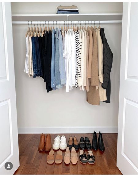 Makeover your closet in 2024 with the Simplified Style: Classic Casual wardrobe!  This is a foundation wardrobe you can build upon, a year-round mixable wardrobe or a minimalist capsule wardrobe. ✔️

Get your foundation wardrobe for your closet at https://classyyettrendystore.com/products/simplified-style-classic-casual-year-round-capsule-wardrobe