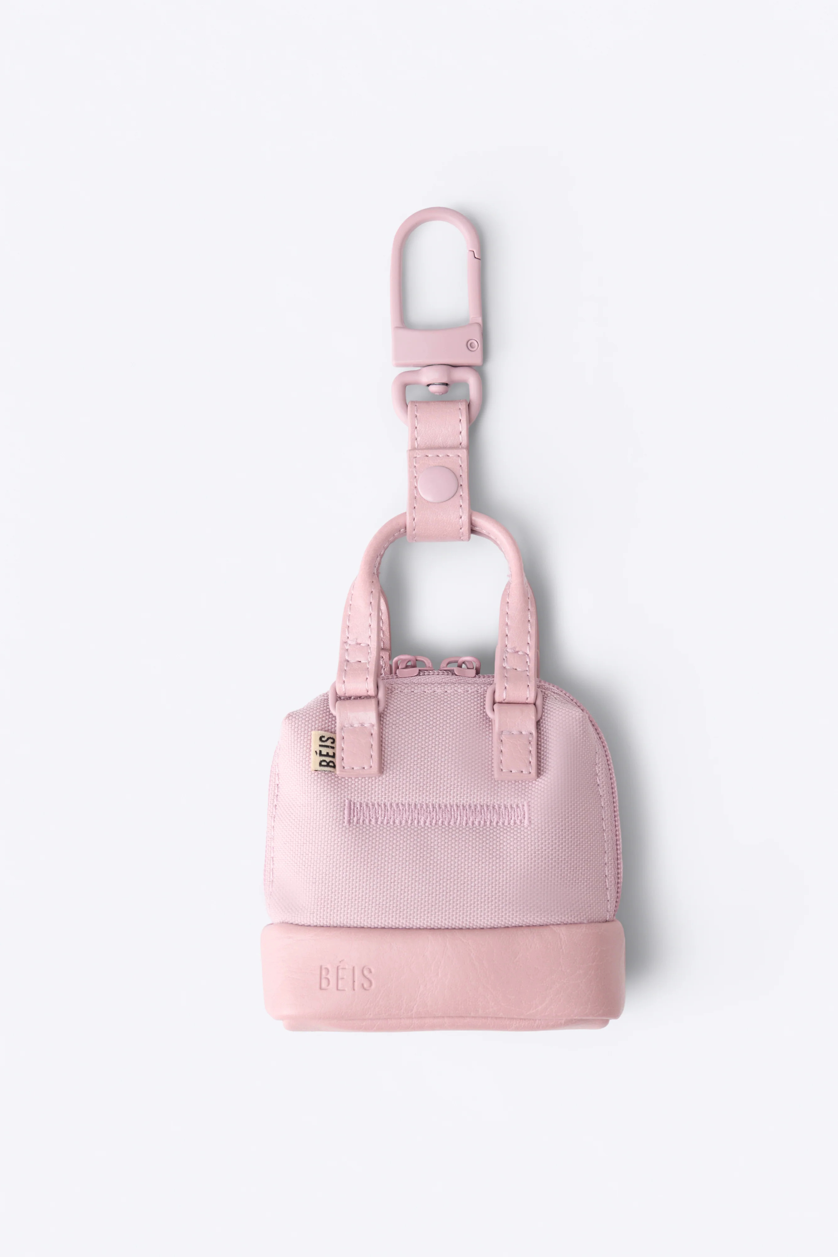BÉIS 'The Micro Weekender Charm' in Atlas Pink - Pink Airpod Keychain & Duffle Pouch Charm | BEIS