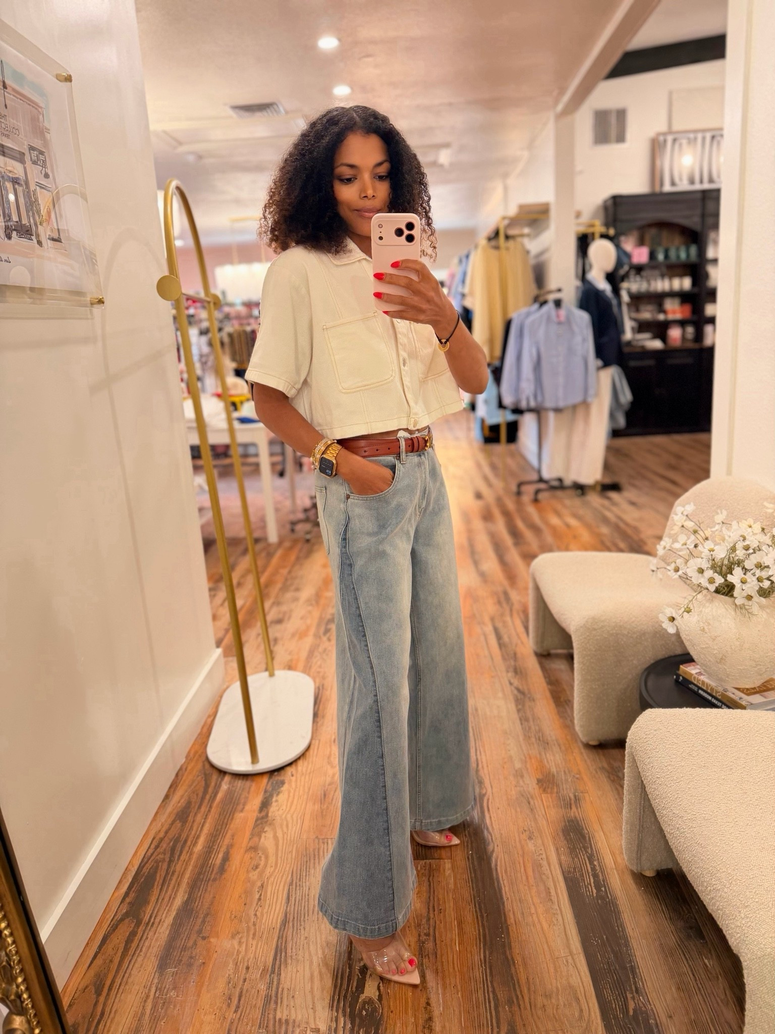 I was so happy to find these Nova two-tone denim jeans! Giving Zara inspired vibes, especially since I missed out on them! These are a great alternative loveeeee ❤️ thanks @thecollectiontx

#LTKootd #LTKgrwm #LTKmomlife