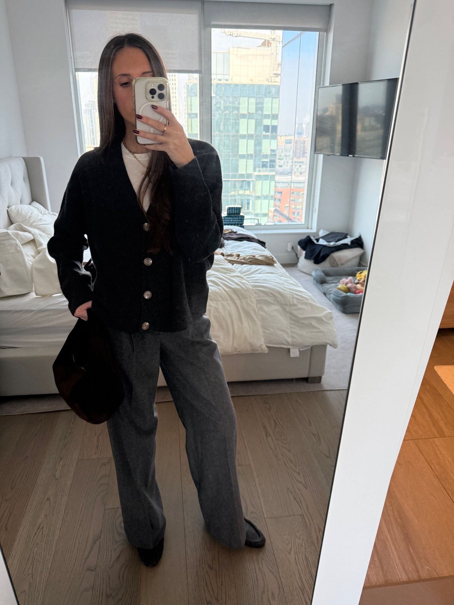 New favourite grey 🩶 perfect slightly oversized cardigan styled for a monochromatic work vibe @onequince #QuincePartner #ad 