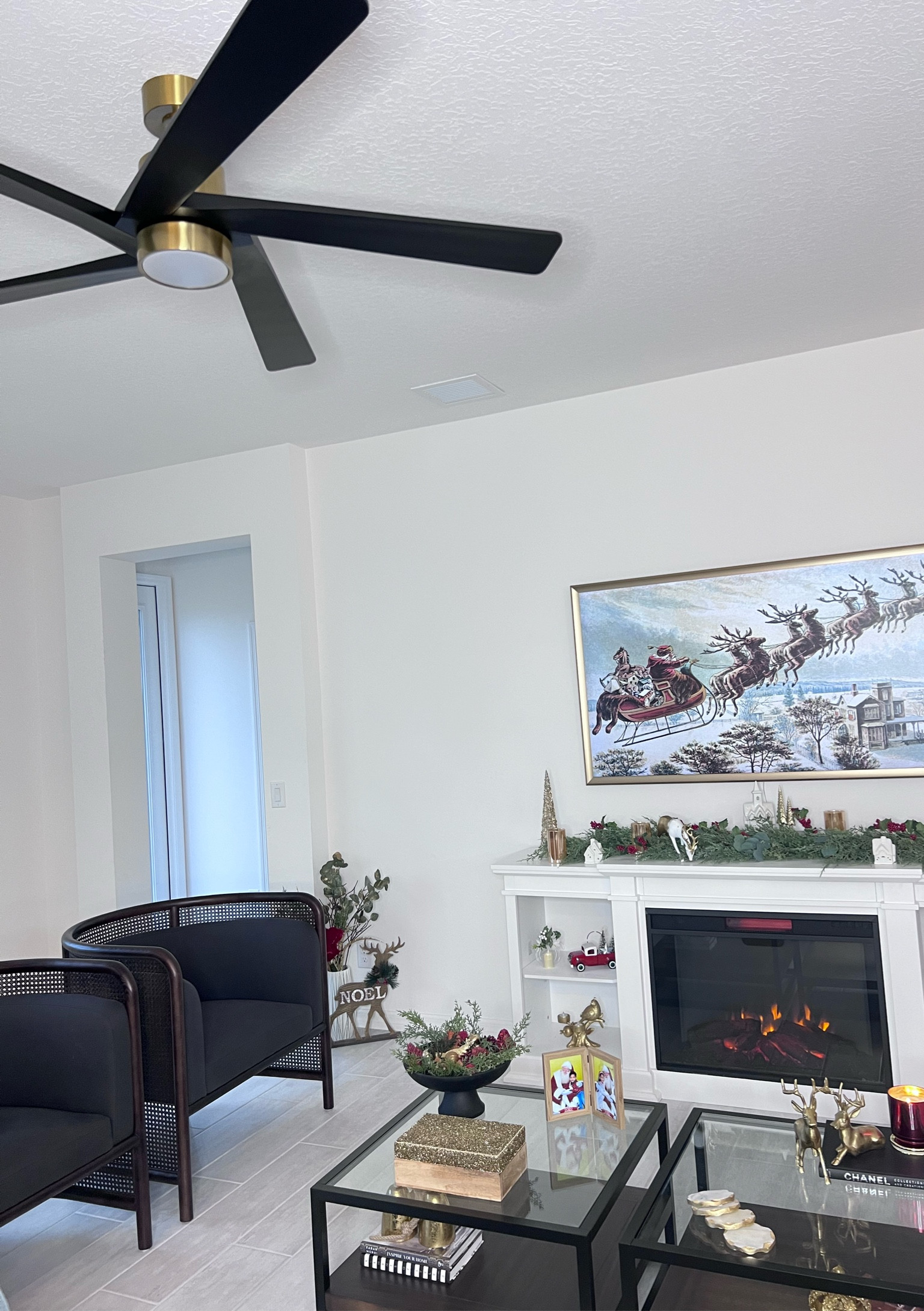 Living room. Mix of high and low. Home decor. Modern mix. Family room 

#LTKhome #LTKsalealert #LTKFind