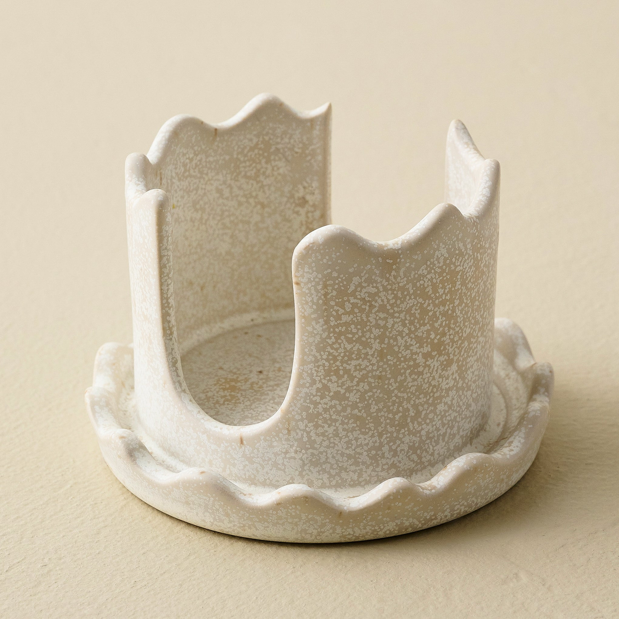 French White Sponge Keeper | Magnolia