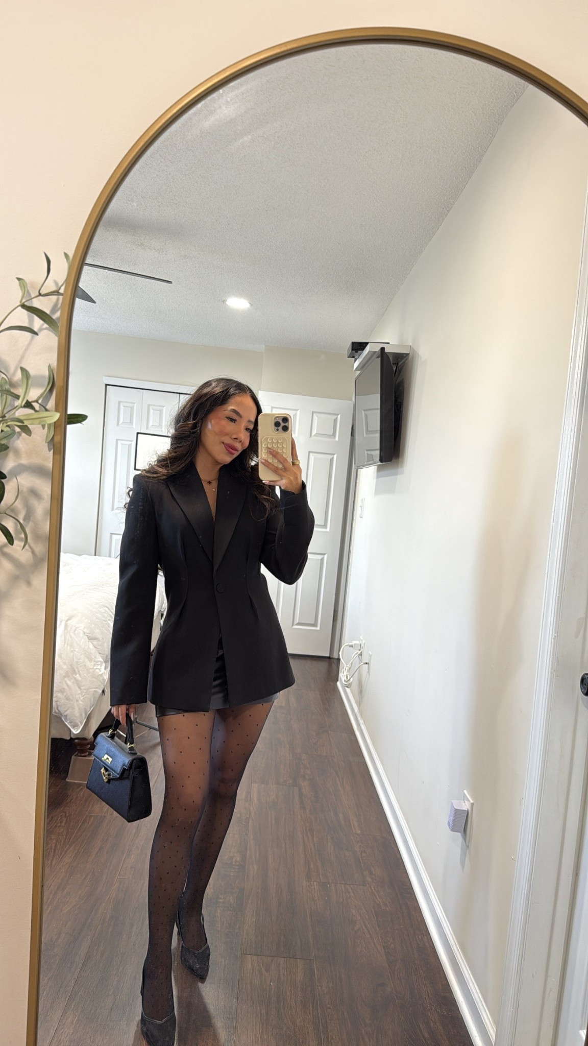 Loving this oversized blazer and faux leather skirt! 

#LTKFindsUnder50 #LTKootd #LTKHoliday