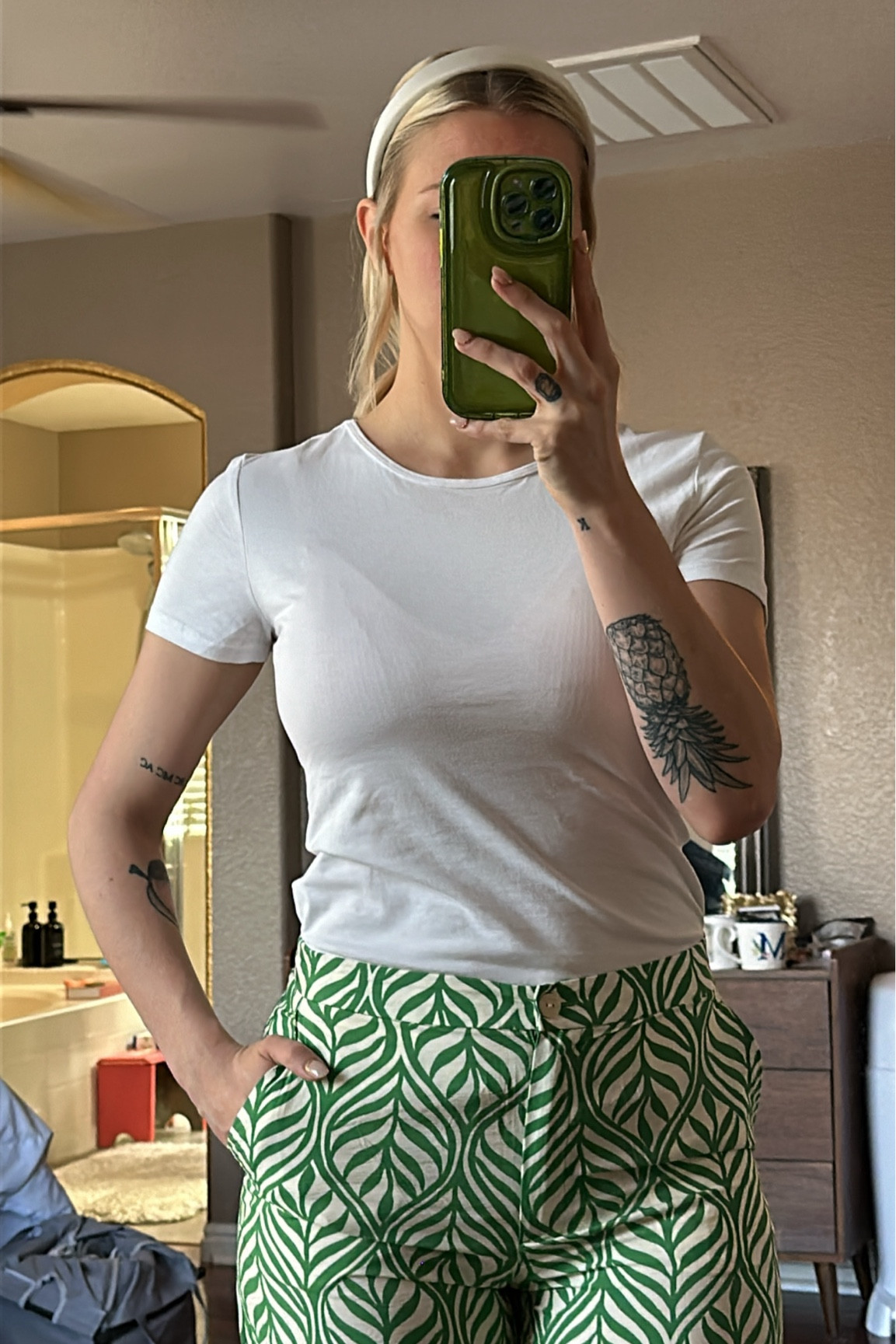 loving these wide leg pants from H&M, wearing a size 6, recommended sizing up for a more flowy fit

#LTKstyletip #LTKfindsunder50