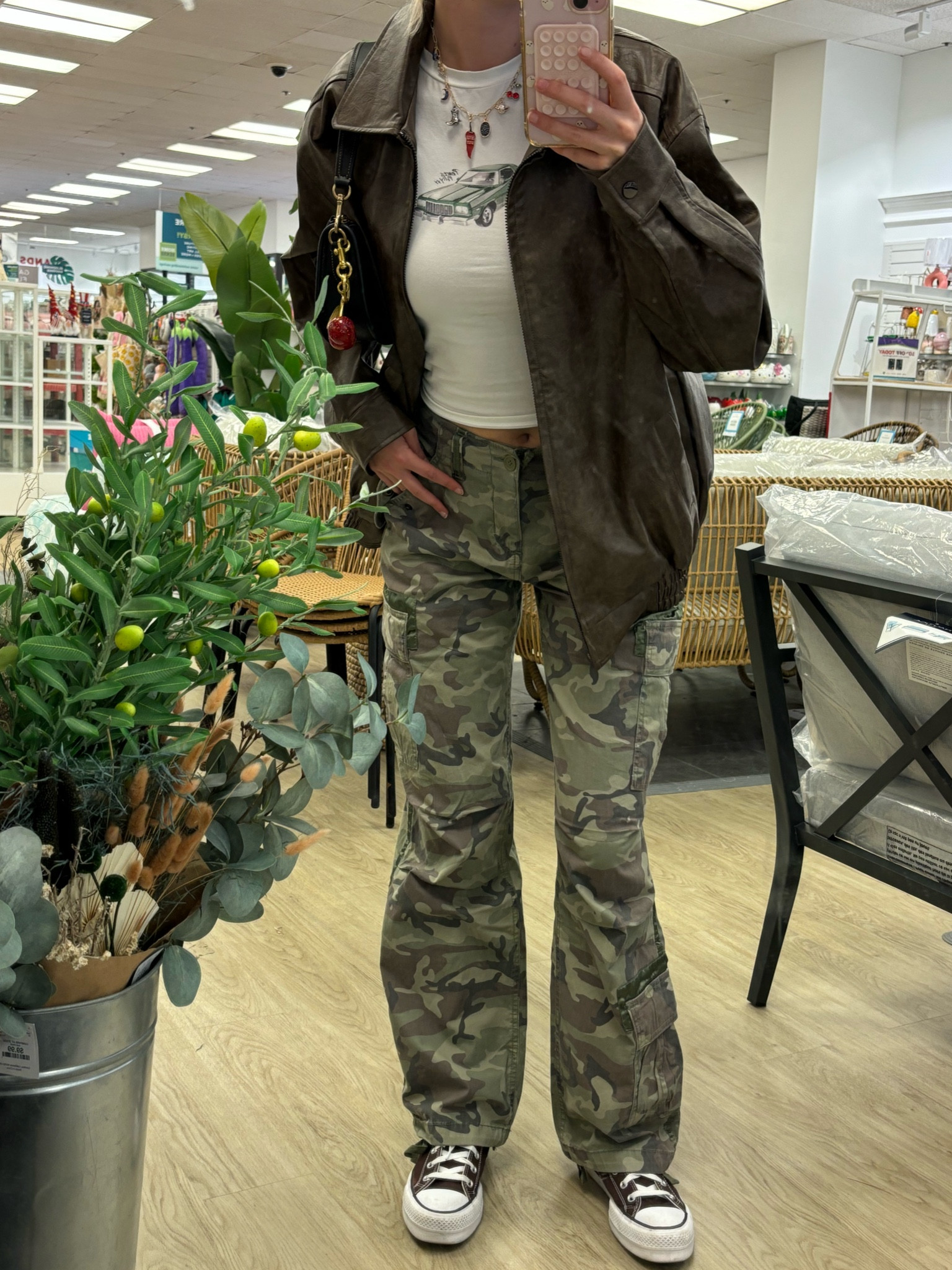 Casual street style spring outfit🤍

#LTKstyletip #LTKfindsunder50 #LTKfindsunder100