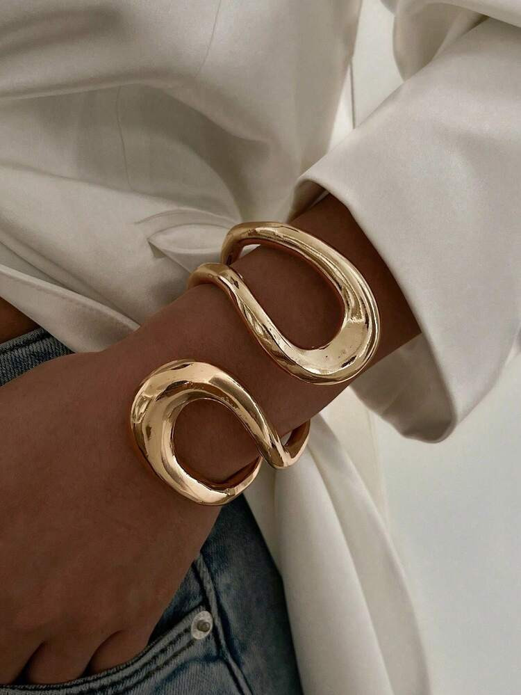 Radiana 1pc Exaggerated Metallic Circular Bangle With Hollow Out Asymmetrical Shapes, Simple & Stylish, Perfect For Vacation, Party, Ladies All-Match Sexy Bracelet | SHEIN