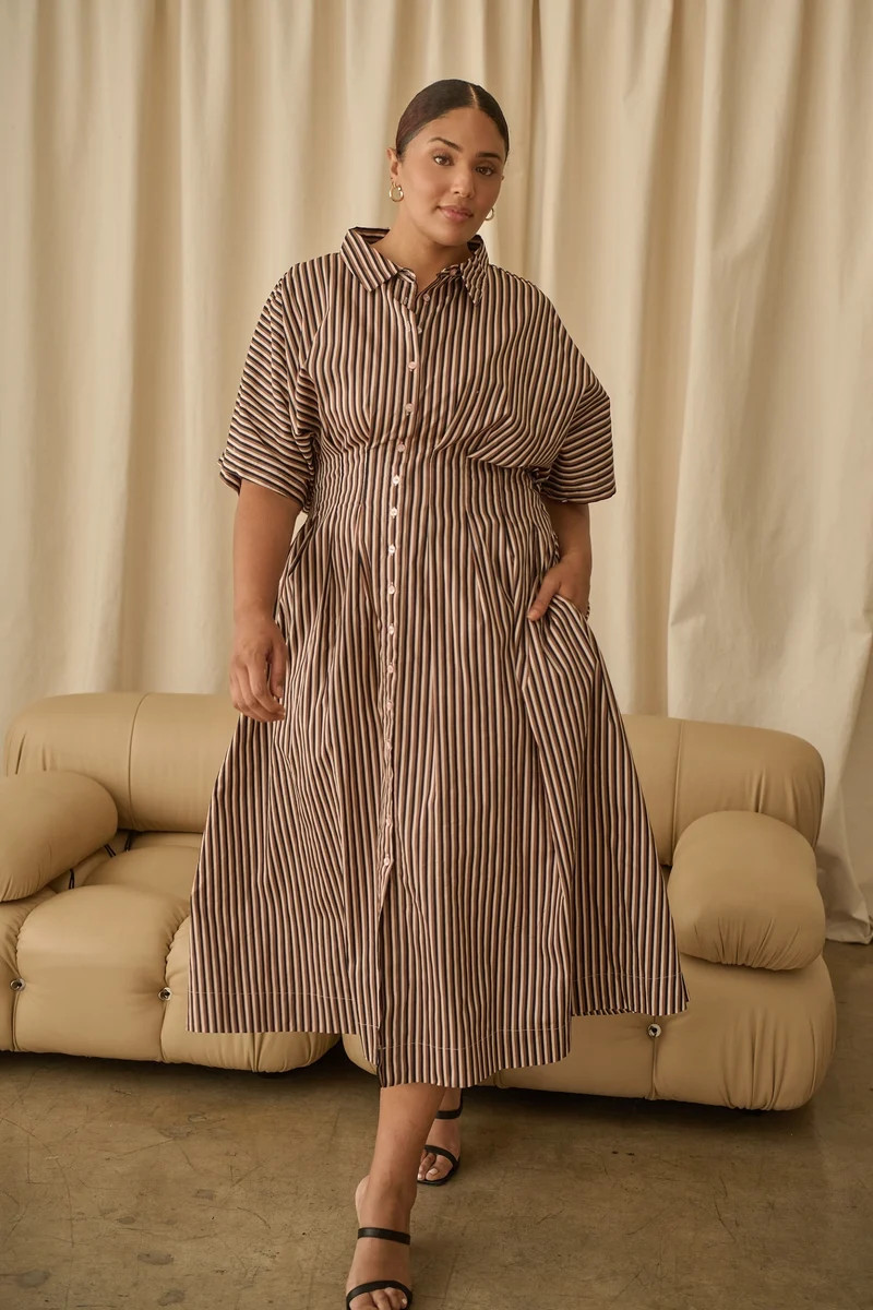 Wilderra Pleated Midi Dress Tiramisu Curve | Sugarlips
