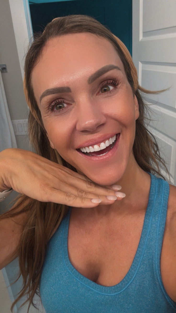 ☕️ or🍷 lover? 
No problem....
I keep my 𝕊𝕄𝕀𝕃𝔼 white with this toothpaste & whitening powder combo! 🦷 

✔️Non-abrasive
✔️Vegan
✔️Cruelty-free
✔️Sulfate-free

It instantly whitens my smile every time I brush! 👏🏻

#LTKFindsUnder50 #LTKOver40 #LTKBeauty