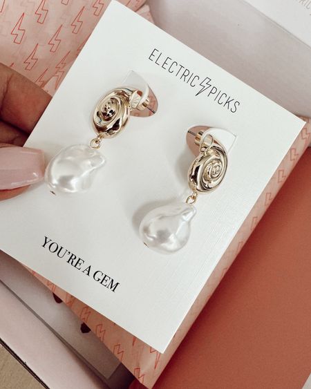 The most perfect earring for summer and vacations! SO cute!! 🐚🤍

#coastal #summer #earring #electricpicks #jewelry #summerfind #summertime #womensfashion #forher #love #beach #resort #tropical #caribbean #mexico #florida #30a #italy #positano #amalficoast #pool 

#LTKStyleTip #LTKFindsUnder100 #LTKSeasonal