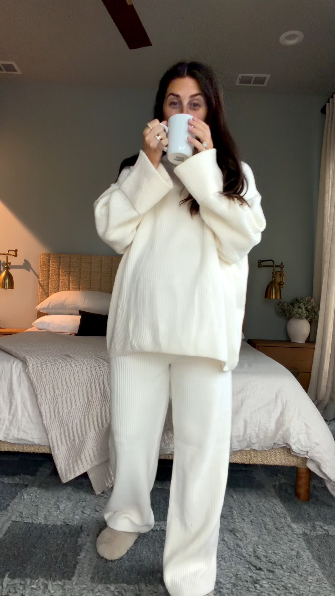 White is OOS:( BUT comes in multiple other colors for 20% off! 

Top: xl 
Bottoms: large 

Dressupbuttercup.com #dressupbuttercup #dederaad 


#LTKSeasonal #LTKootd #LTKSaleAlert