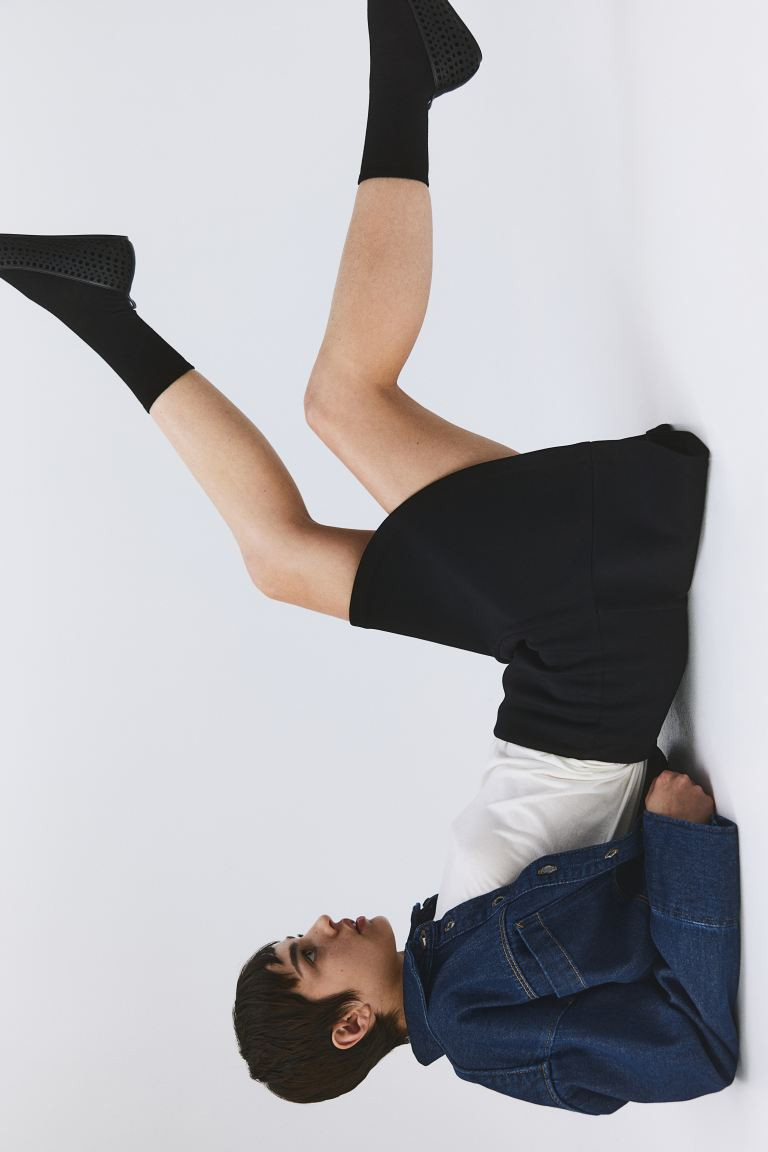 Flared mini skirt | H&M (UK, MY, IN, SG, PH, TW, HK)