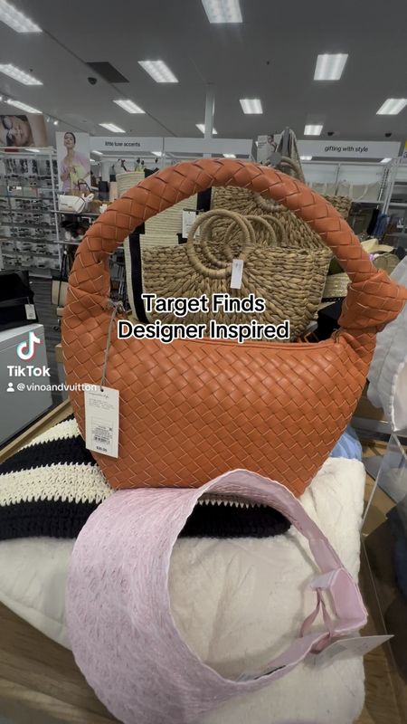 Target designer inspired handbag!!

Designer inspired
Target finds
Designer look alike
Designer bag
Bottega
Jodi bag
Braided handbag
Mother’s Day
Gifts for her 



#LTKStyleTip #LTKFindsUnder50 #LTKItBag