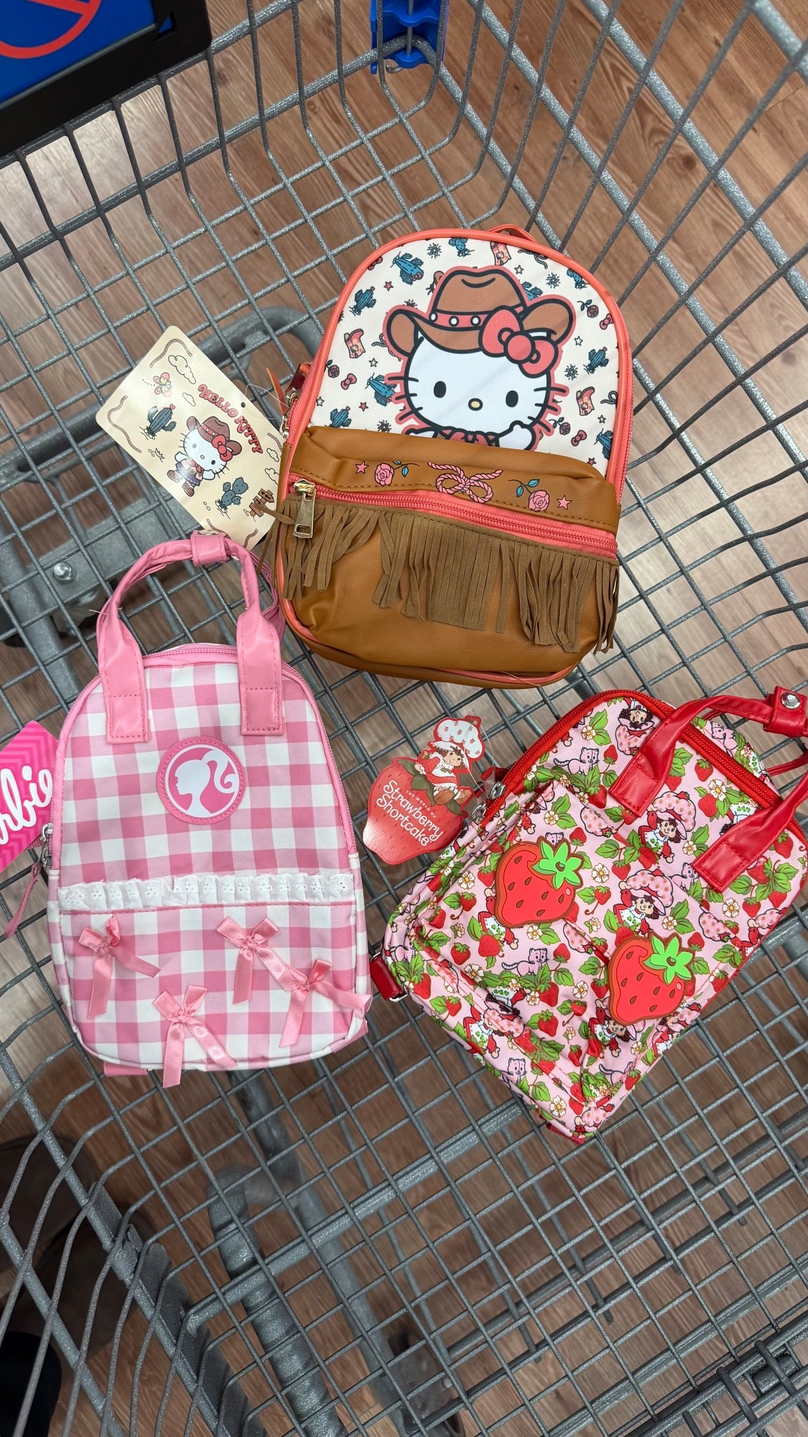 Adorable finds, mini bag packs for your toddlers and those quick trips!🎒✨

At Walmart🛍️

Links here🔗

#LTKBaby #LTKmomlife #LTKTravel