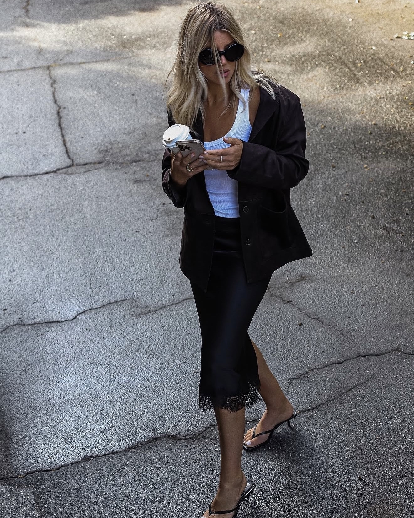 #minimalchic #90sstyle #minimalstyle #streetstyle #simplestyle #suede

#LTKootd