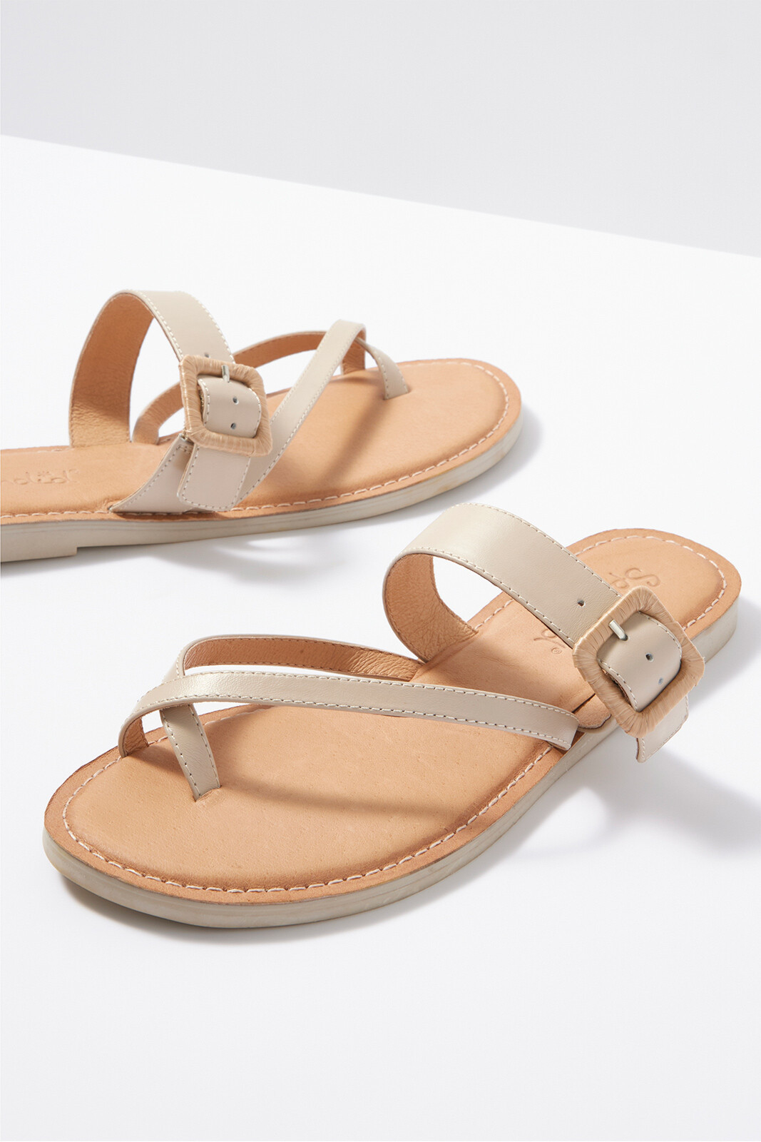 Sutton Slide Sandal | Evereve