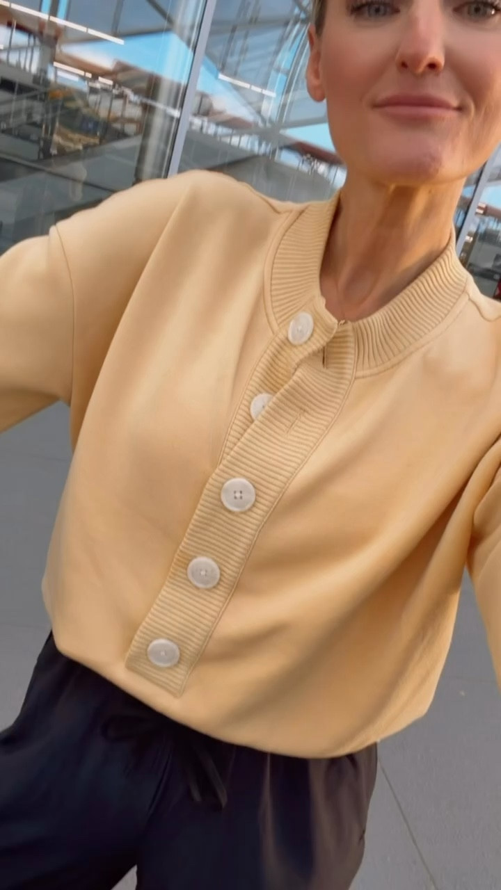 What I wore for a travel day 💕 these pants are the best for travel! Wearing S.

Loverly Grey, Varley, Target find, travel outfit ideas 

#LTKootd #LTKSeasonal #LTKTravel