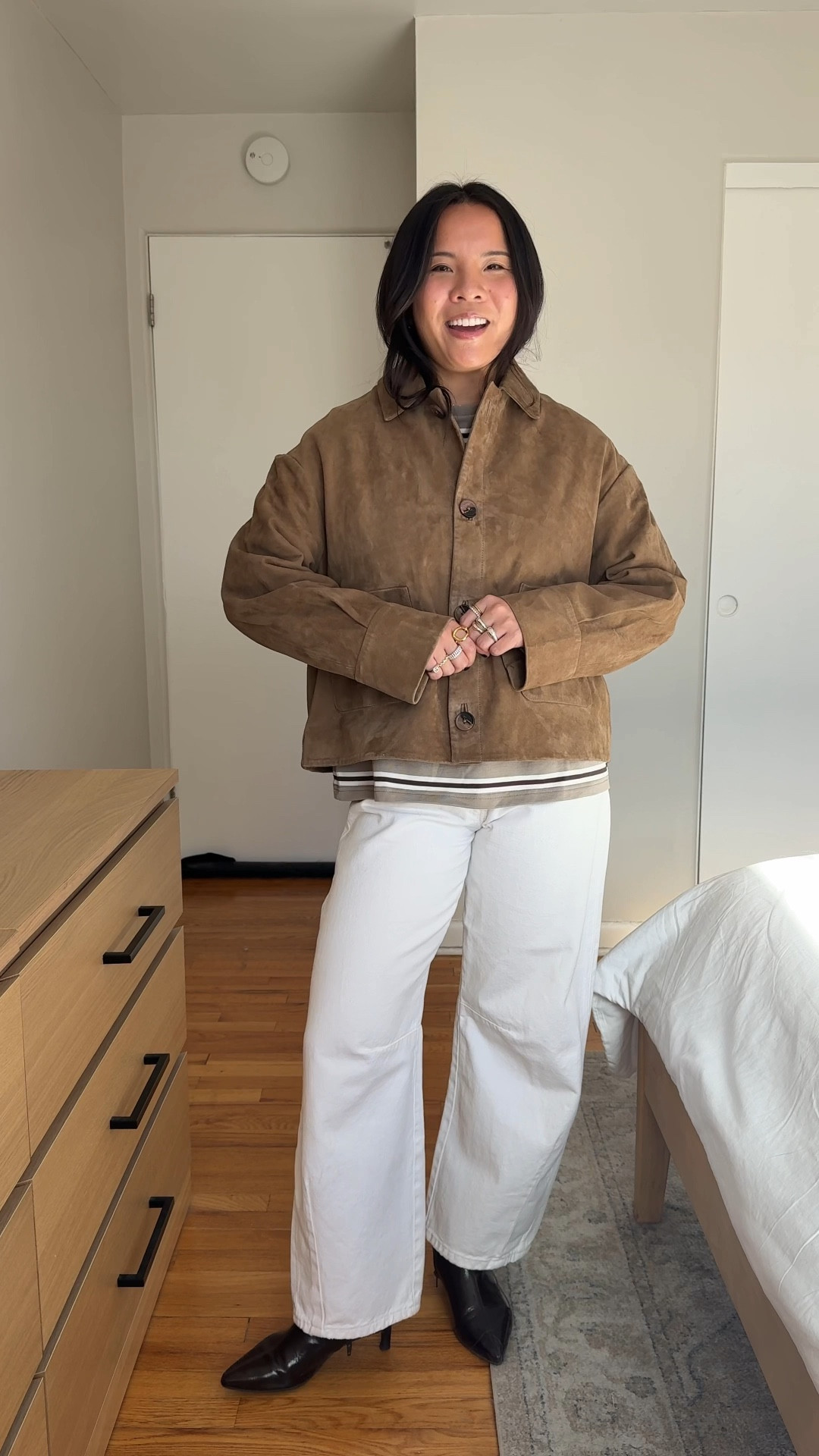 Jacket: size 6
Jeans: old Zara
Top: size small