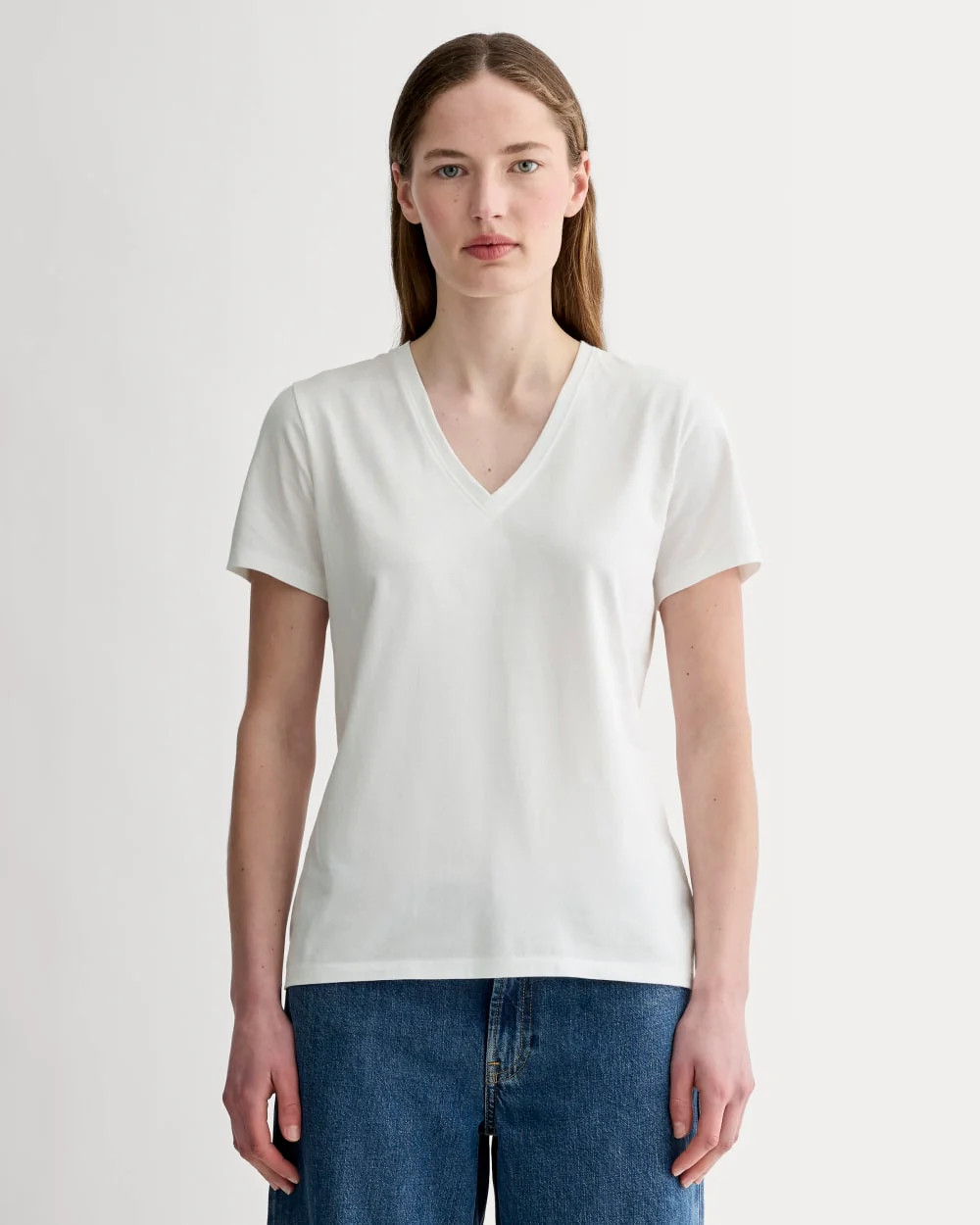 Everlane Slim V-Neck Tee in Essential Cotton | White | Small | Everlane