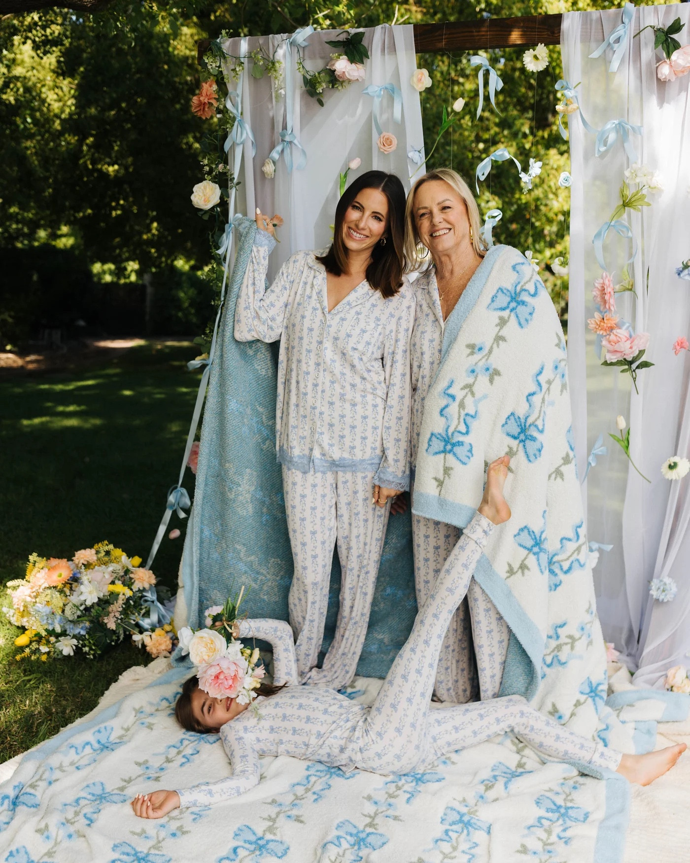 Blue bow floral!! Friday!! 4-24-25

#LTKHome #LTKMothersDay #LTKSeasonal