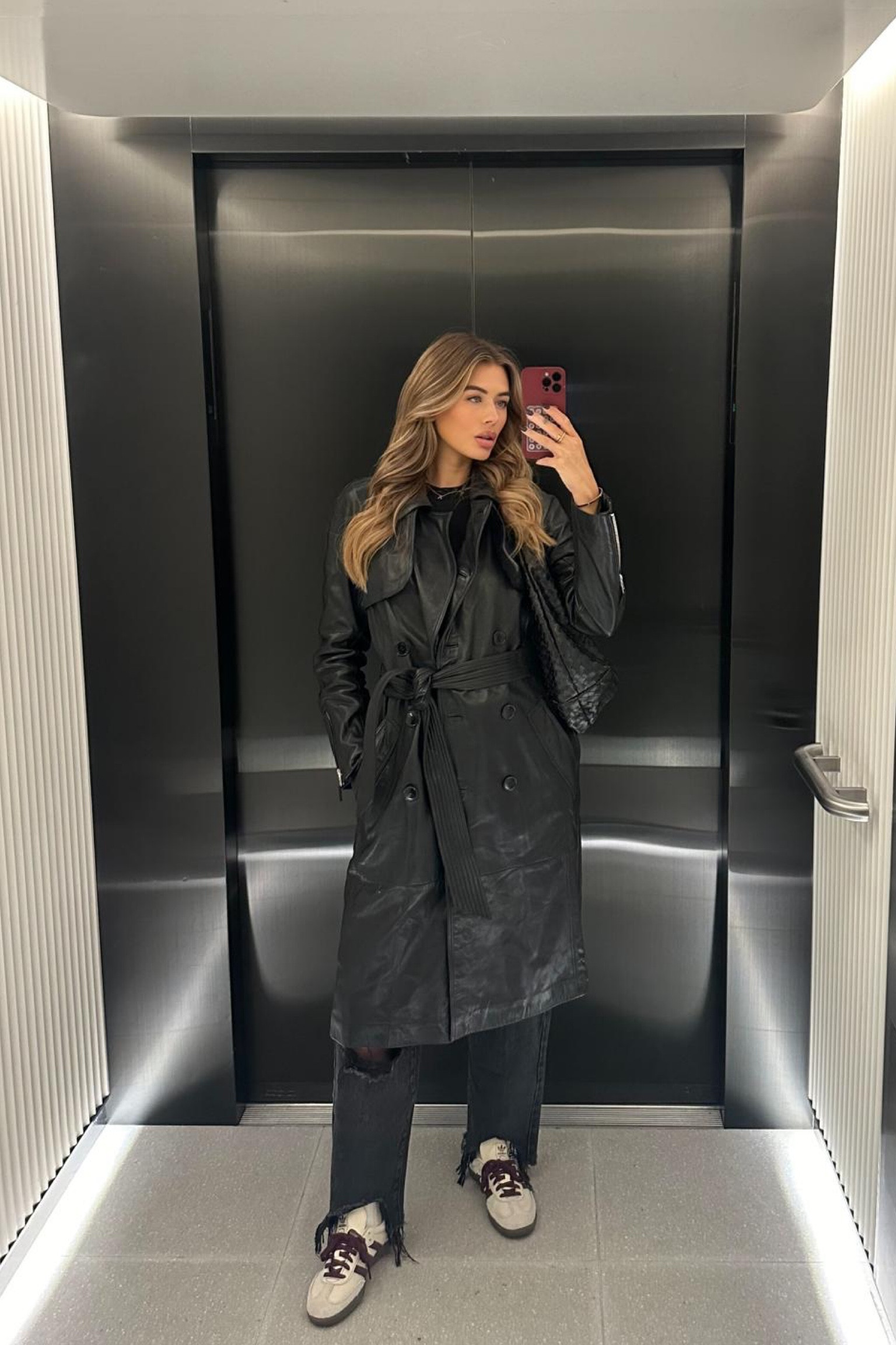 Paint it black 🖤

Ego woven bag | ripped black jeans | burgundy adidas sambas | boda skins leather trench coat

#LTKwinter #LTKuk