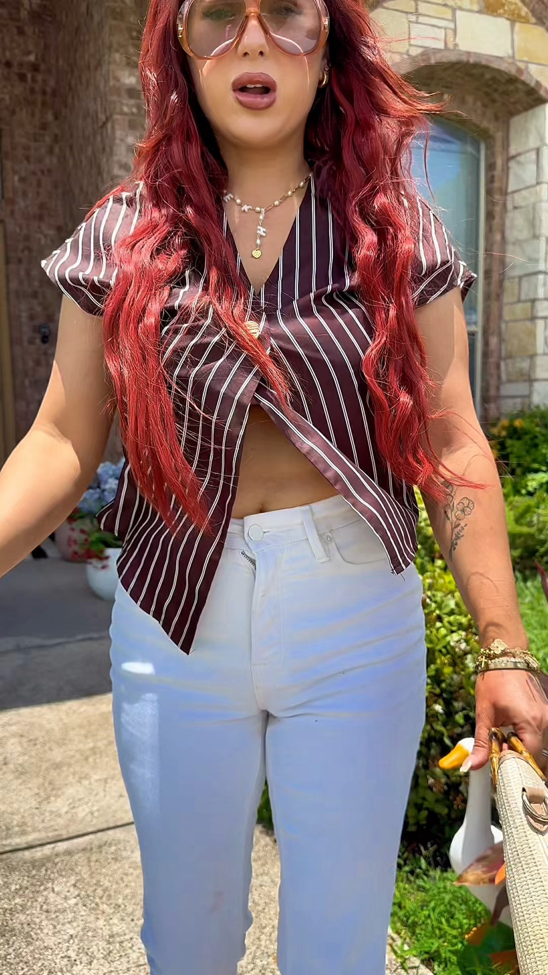 Good American jeans 🙌🏻❤️ #goodamerican #goodamericanjeans #whitejeans #croppedjeans #ad @GOOD AMERICAN 

 #LTKootd #LTKWorkwear #LTKTravel